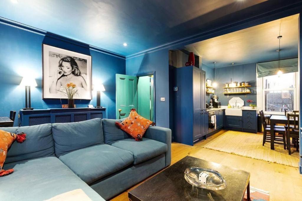Apartamento Bright, Colourful 2 Bed Home, 15 Mins From