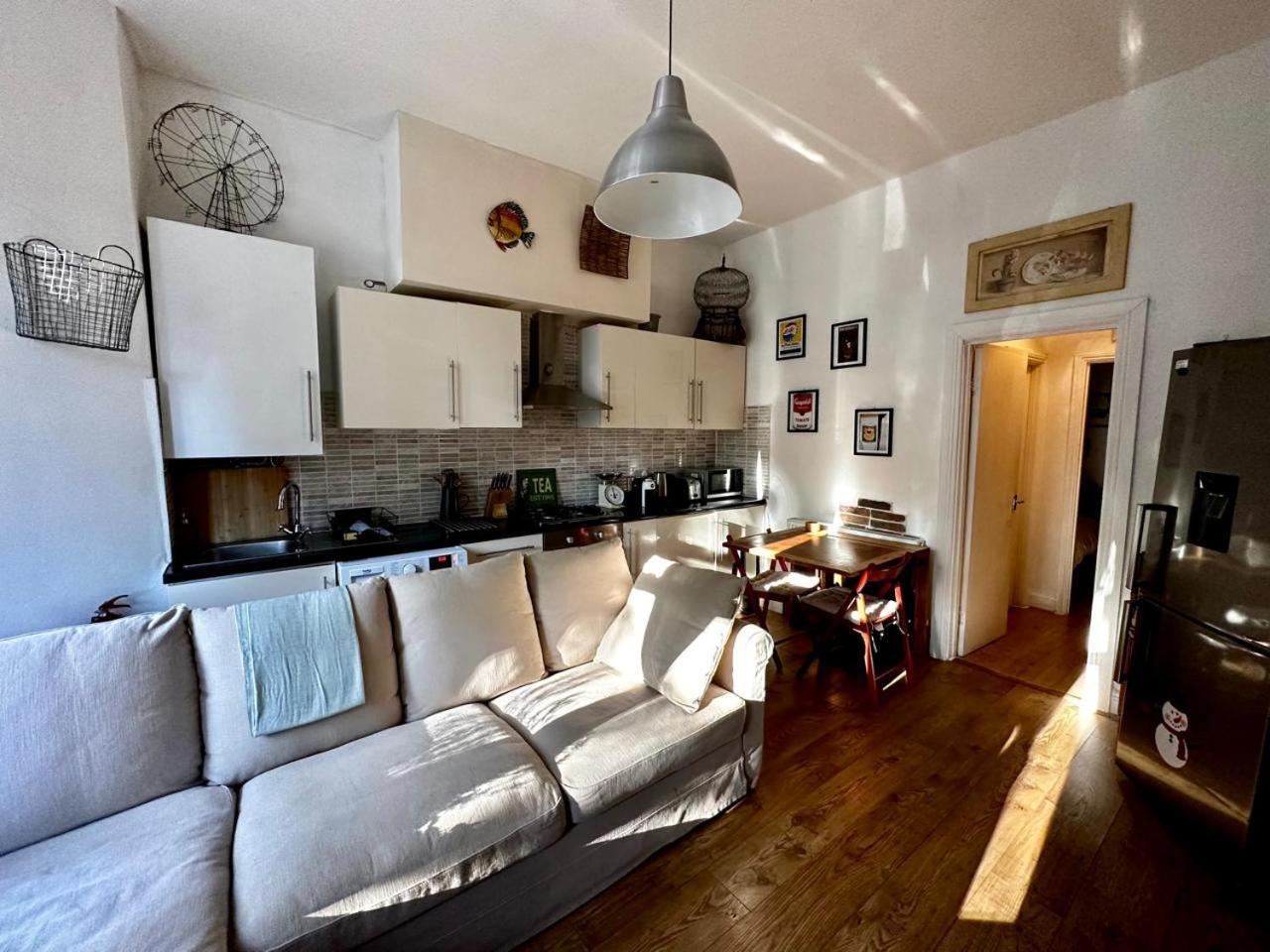 Ground Floor Sleeps 4, Zone 2 Close To Victoria Line Apartment