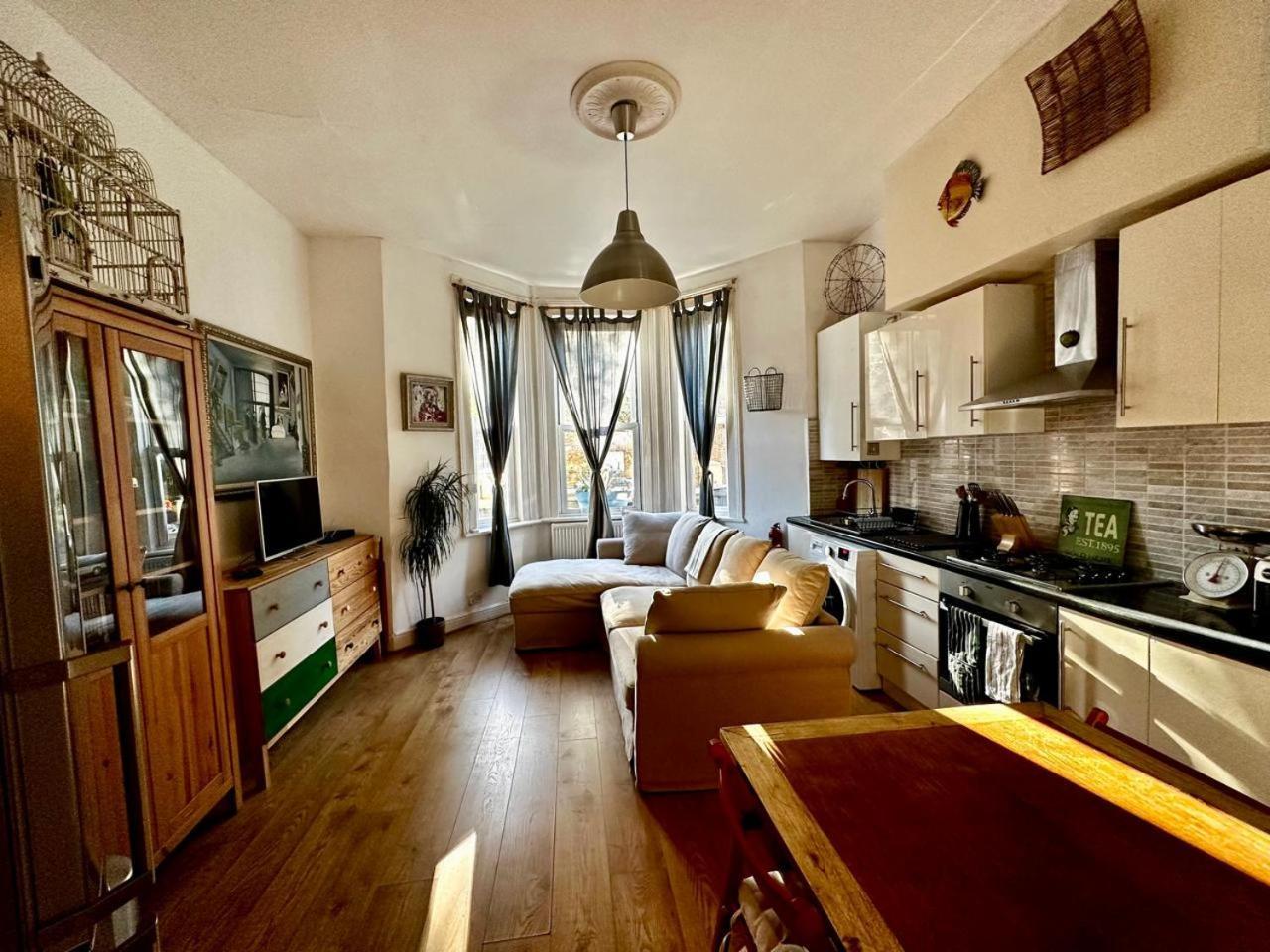 Ground Floor Sleeps 4, Zone 2 Close To Victoria Line Apartment *