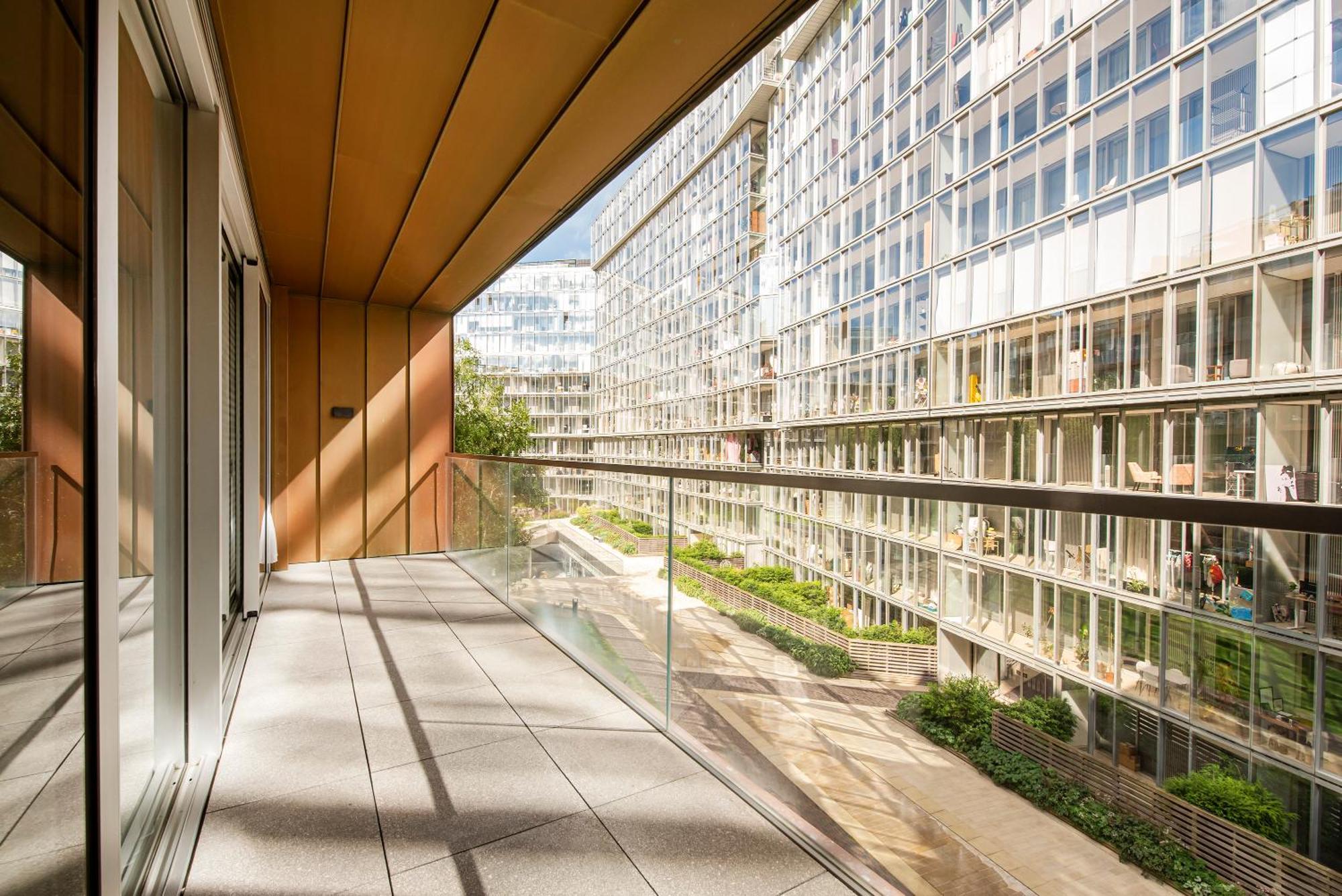 Modern 2 Bed Battersea Power Station Apartment