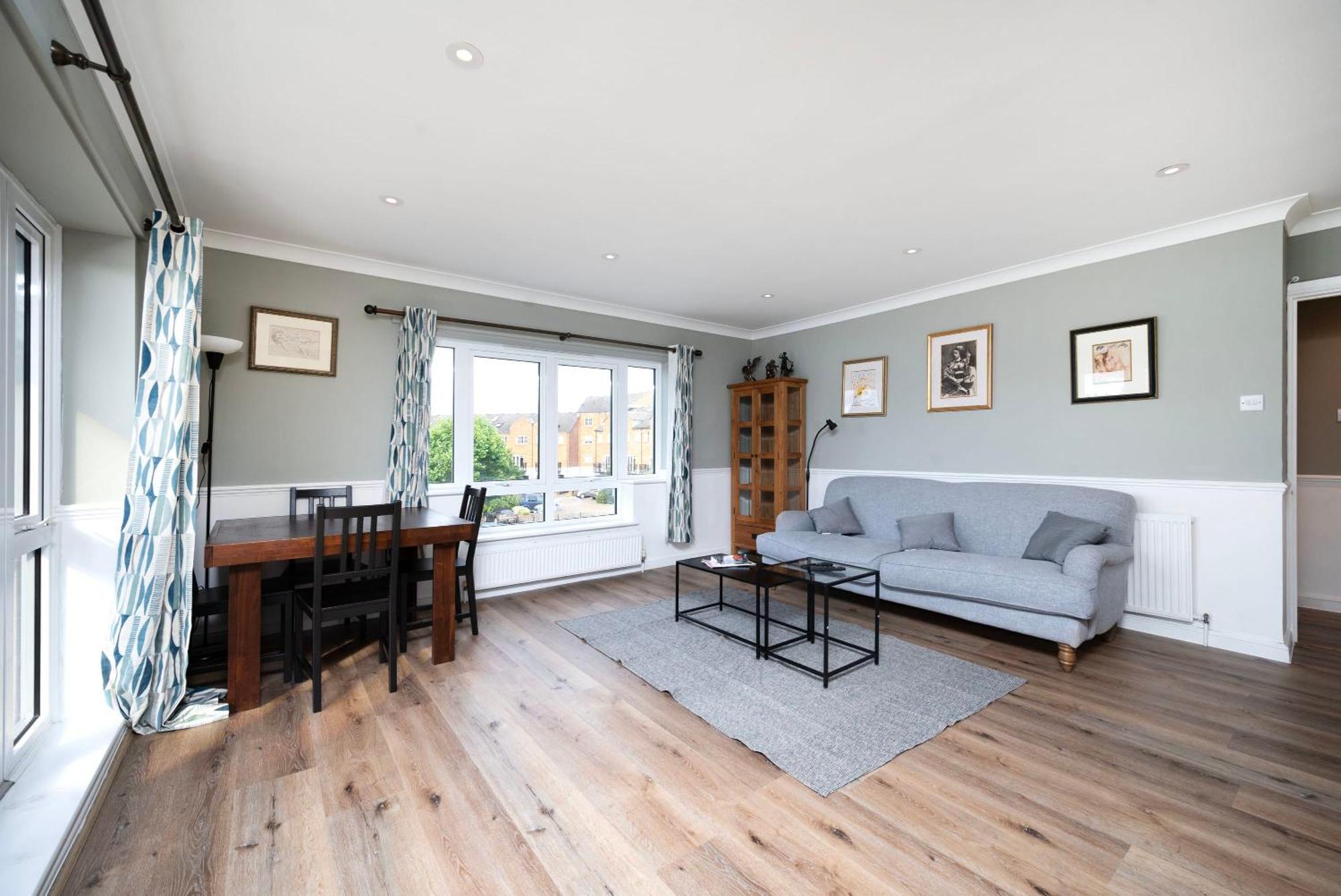 Wonderful 2br Flat With River Views And Balcony Appartement *