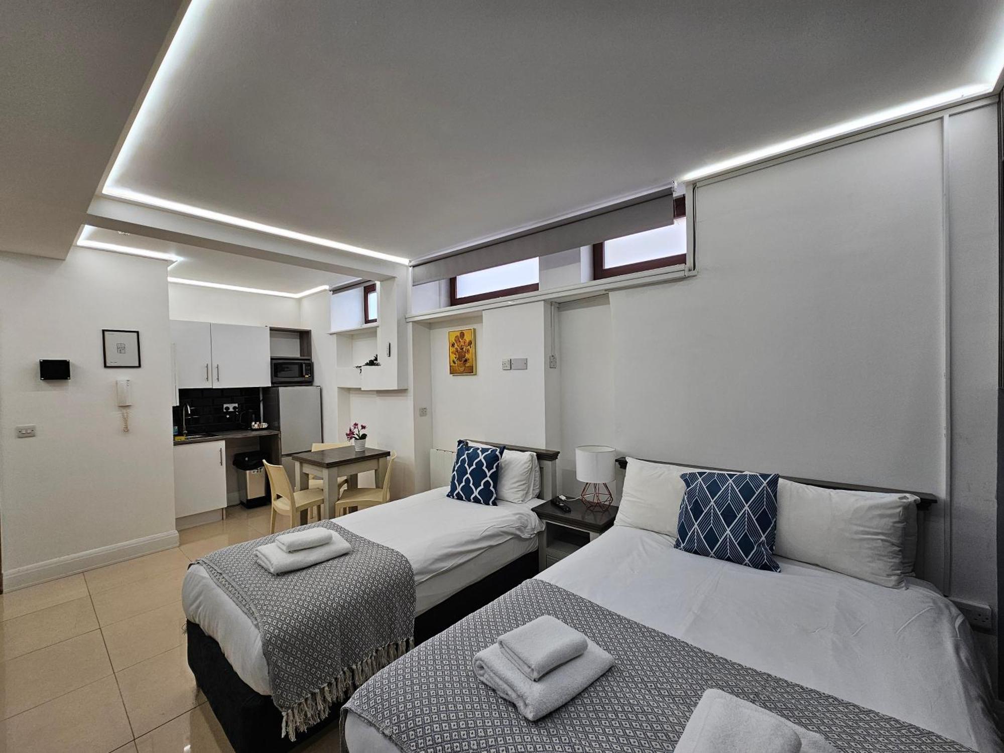 London Stay Apartamentos Apartahotel 3*