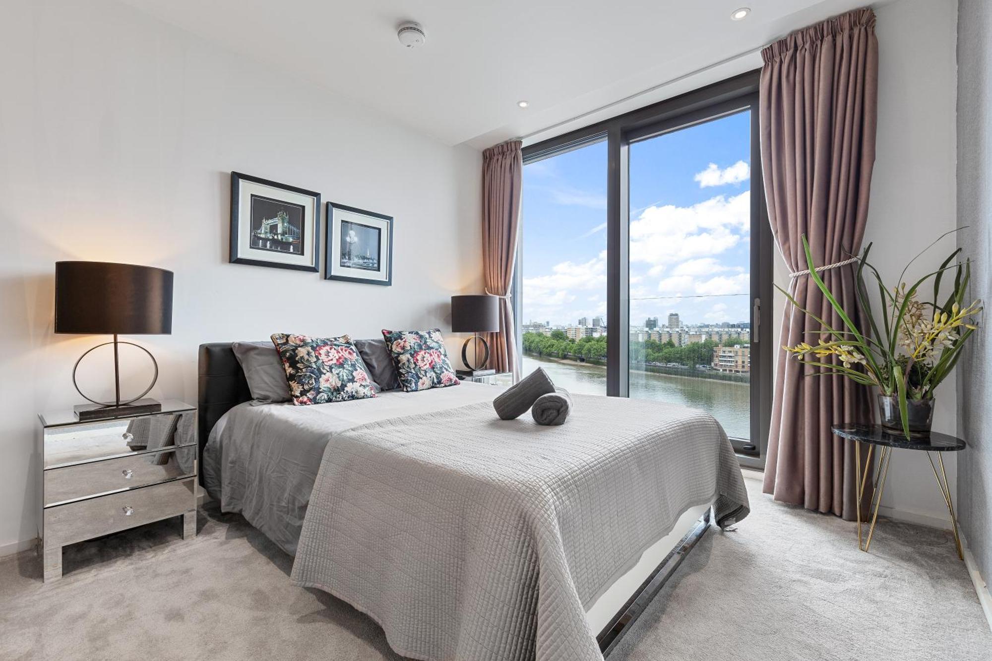 Apartahotel River Panorama 2 Bedroom New Development Londres