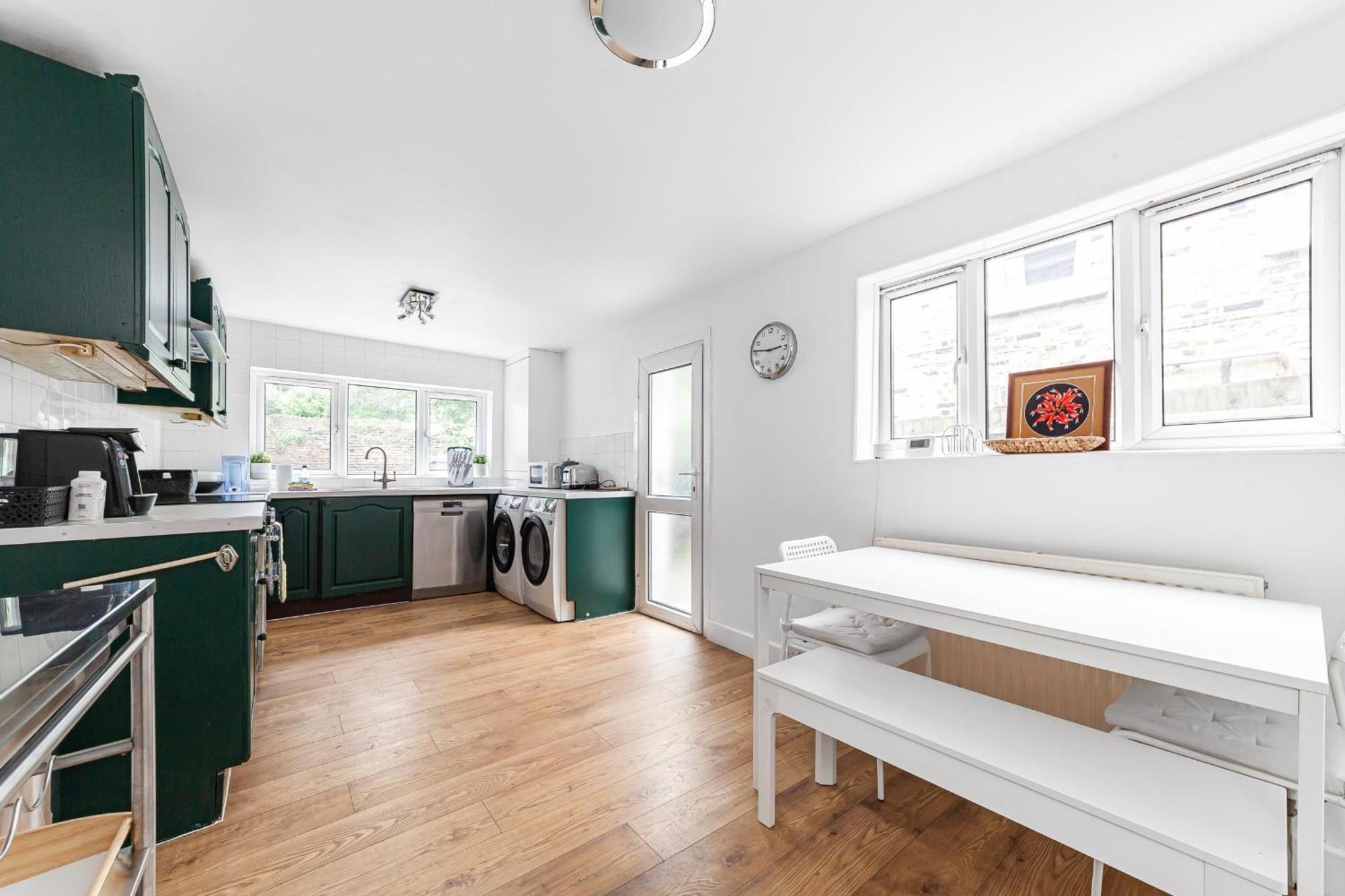 Modern Victorian With Secret Garden Holiday home *