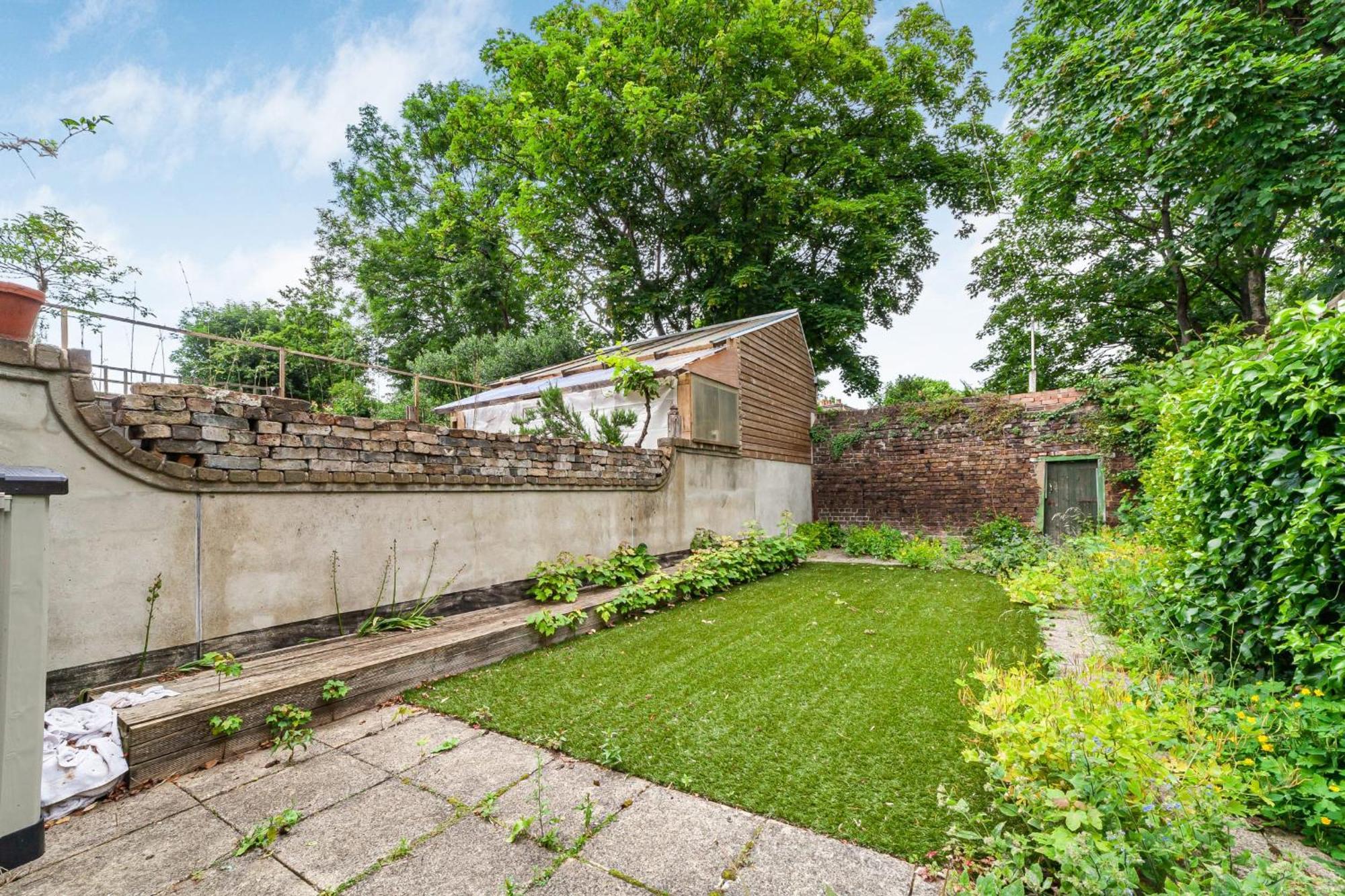 Holiday home Modern Victorian With Secret Garden