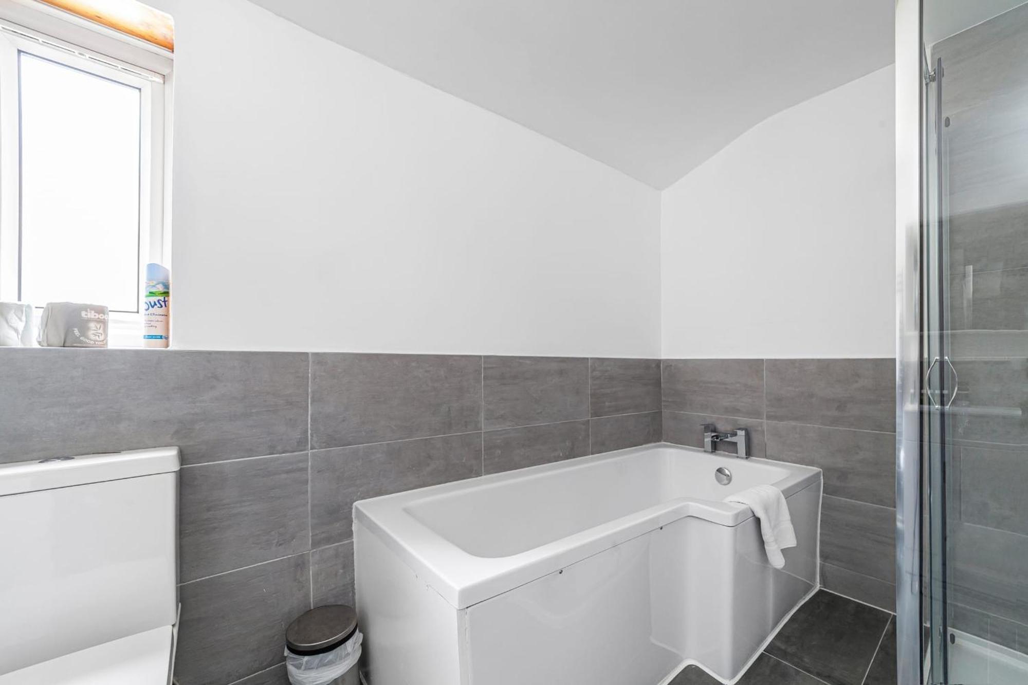 Modern Victorian With Secret Garden * London