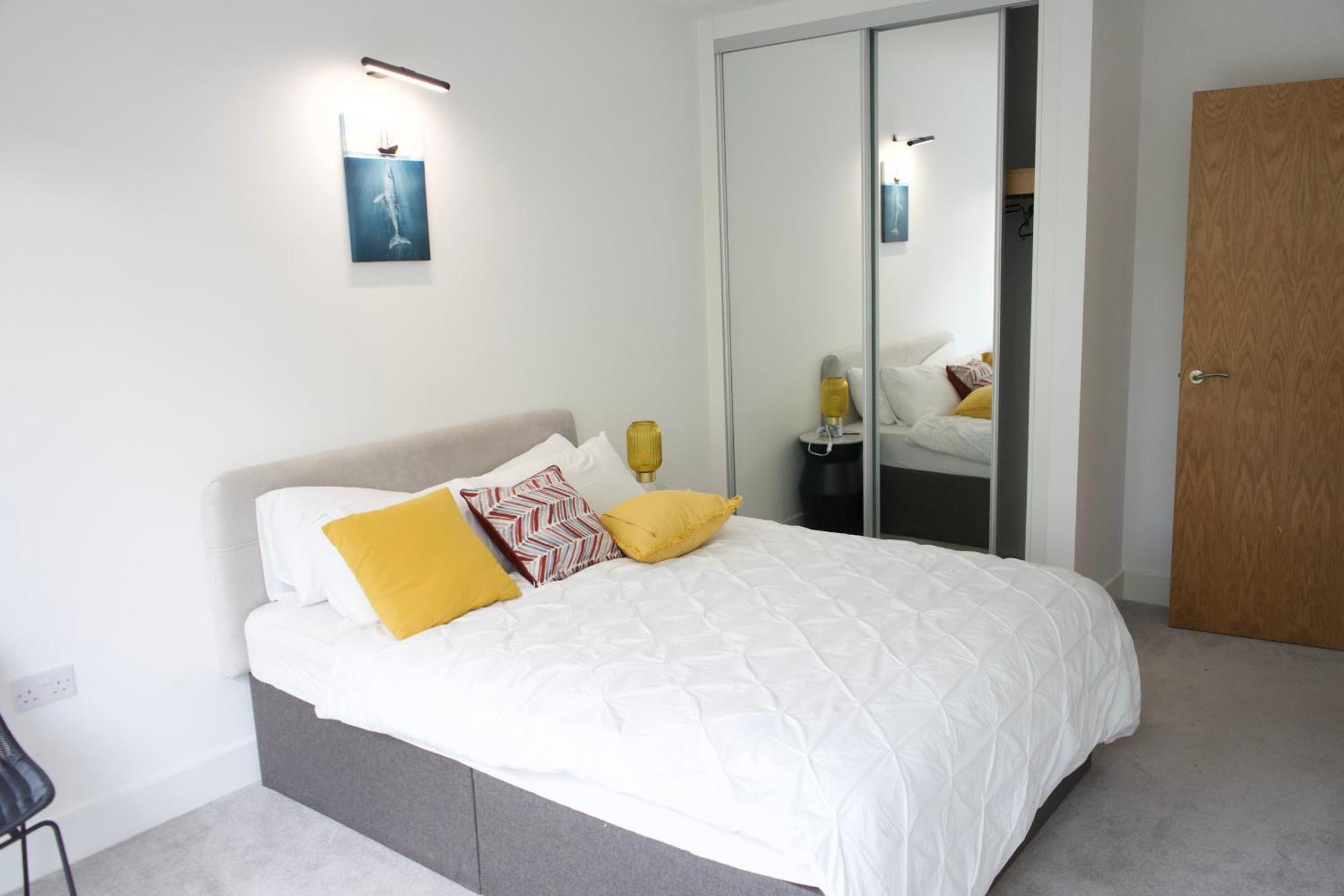 Luxury Flat In Royal Wharf *