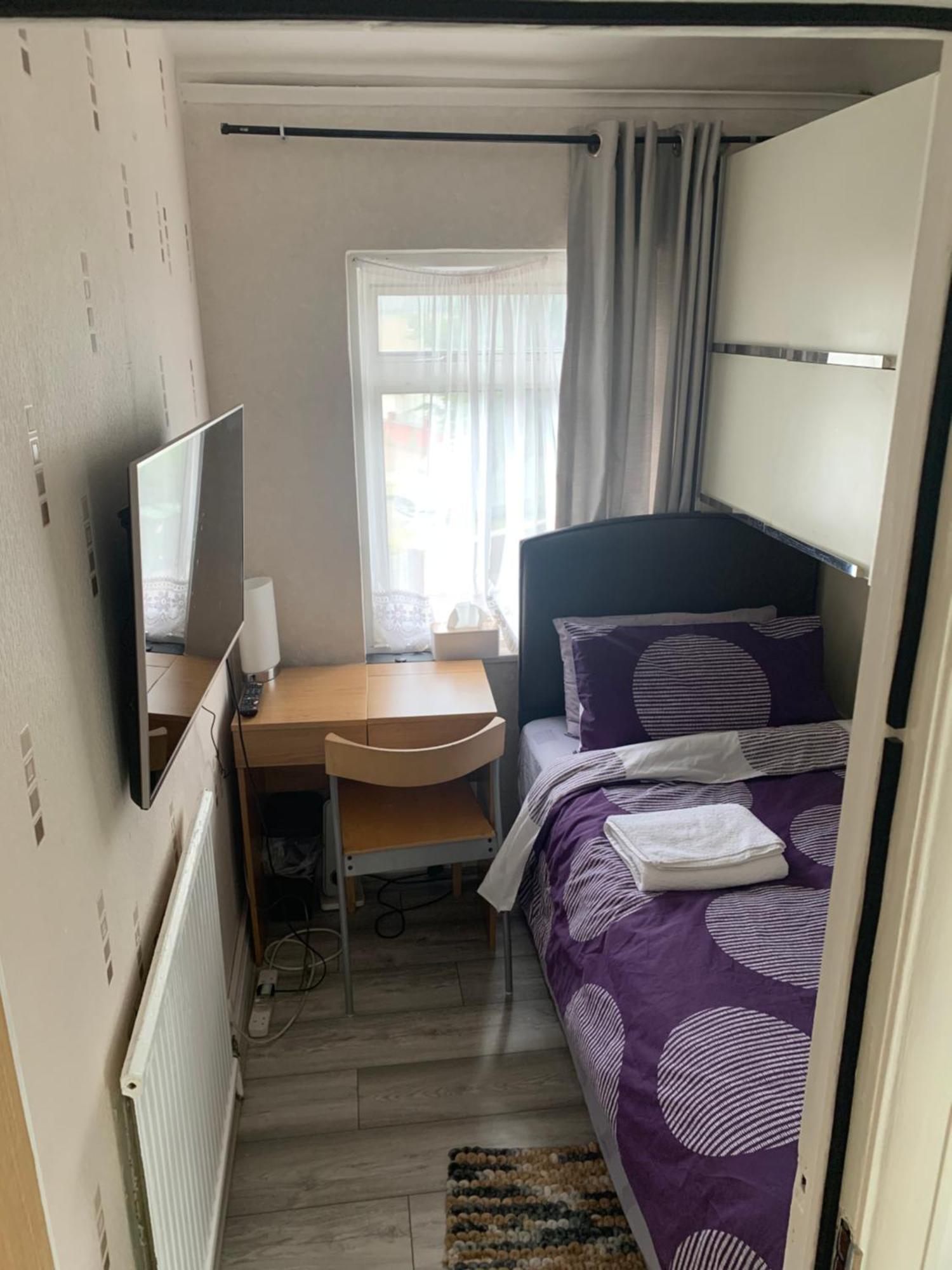 Homestay Small Single Boxroom Ovo Wembley Stadium London