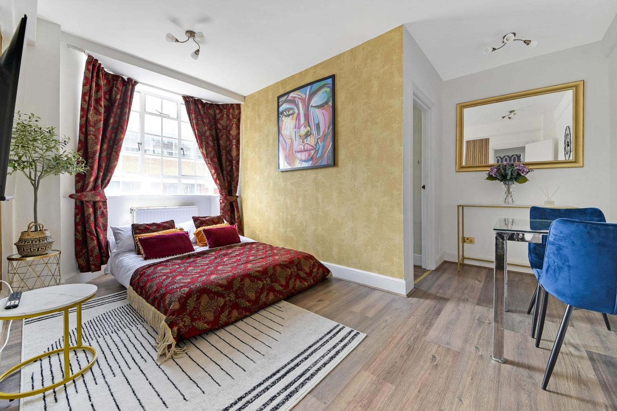 Stylish & Comfy Chelsea Haven Walk To Tube & Bus * London