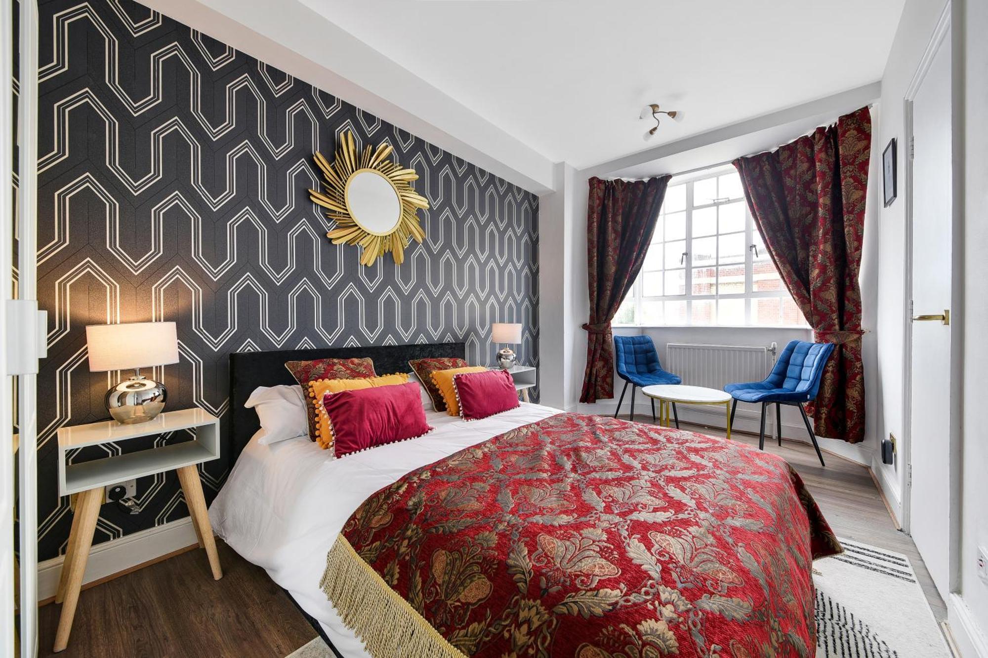 Stylish & Comfy Chelsea Haven Walk To Tube & Bus Apartment