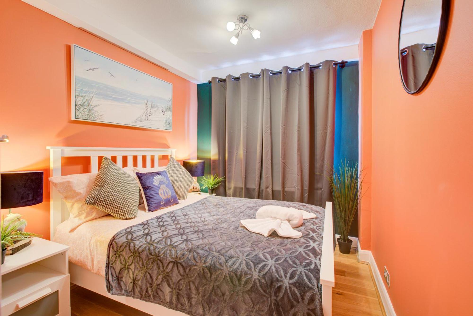 2 Bedroom And Living Flat In Central Appartement Londen