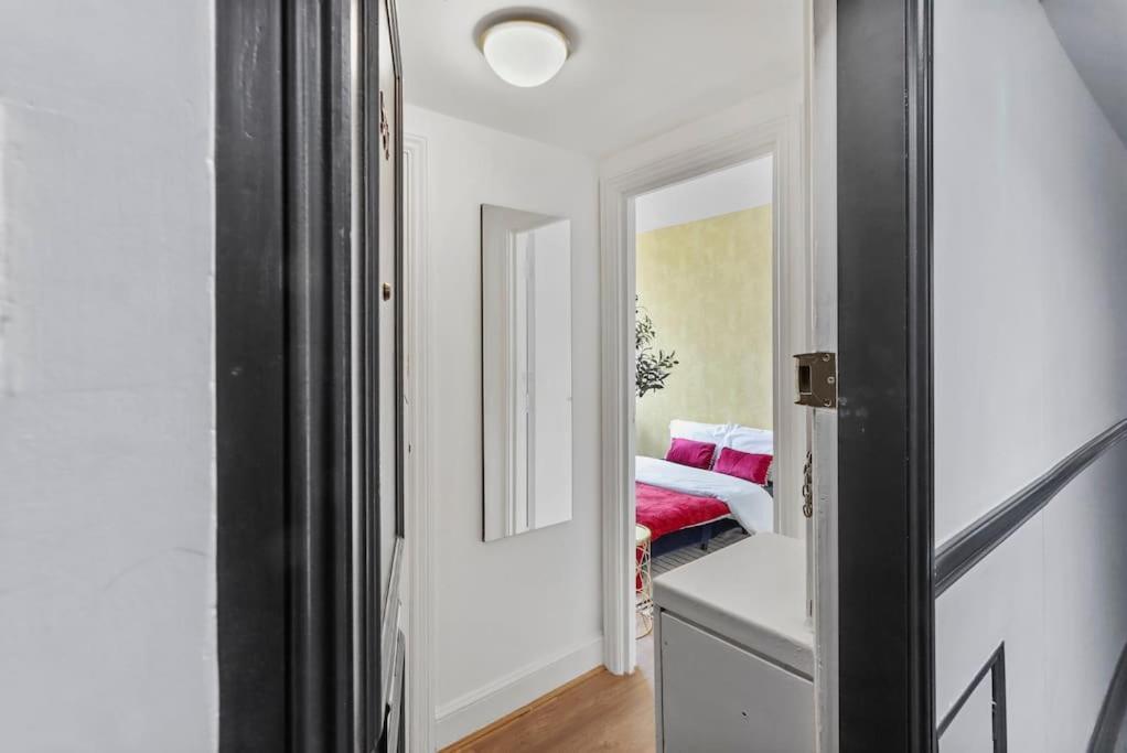 Stylish & Comfy Chelsea Haven Walk To Tube & Bus