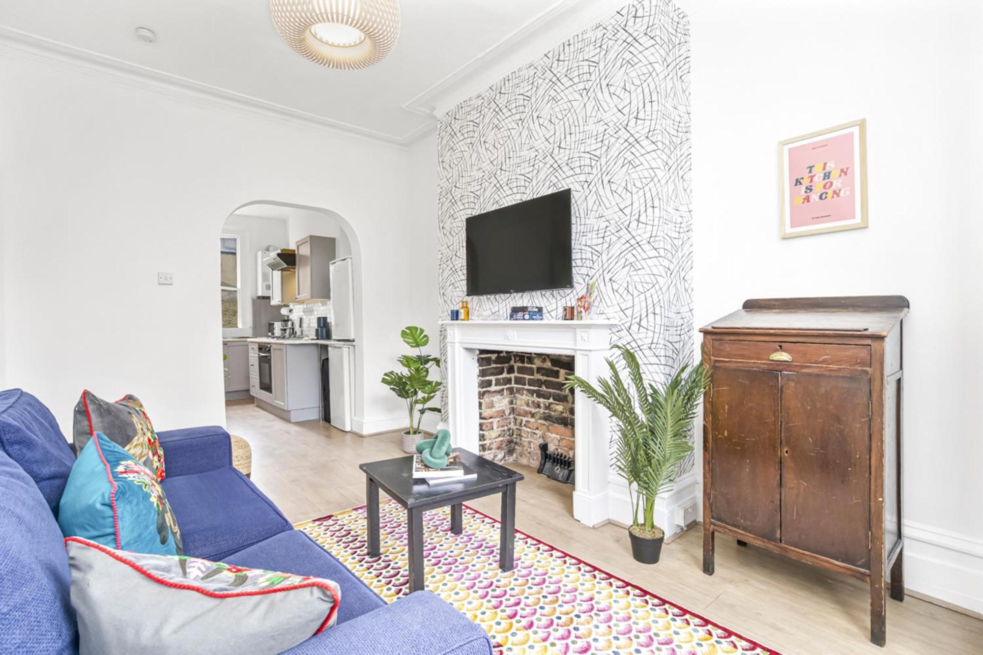 Spacious Retreat 2 Bedroom 5 Guests Apartment
