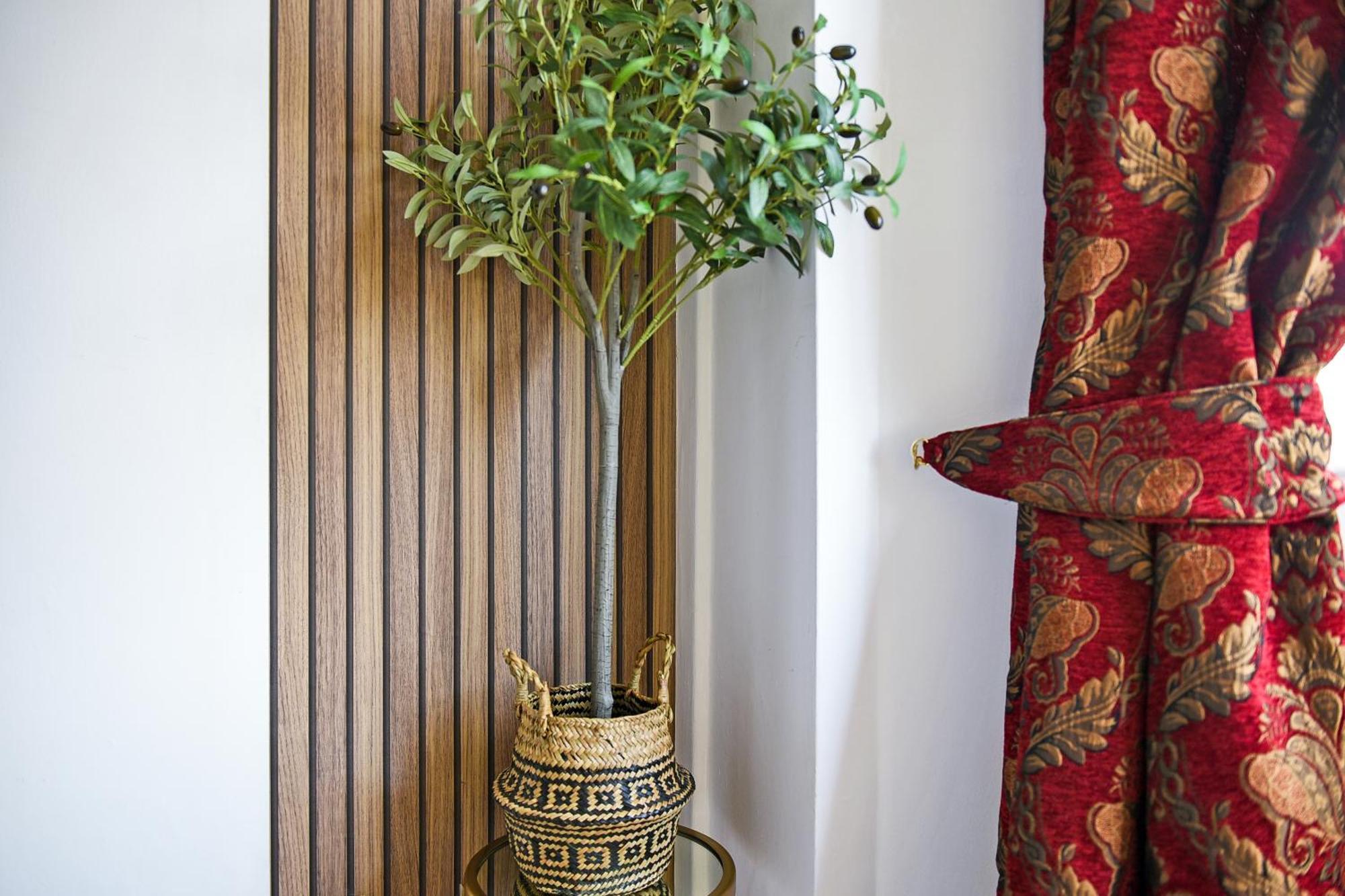 Stylish & Comfy Chelsea Haven Walk To Tube & Bus Apartment