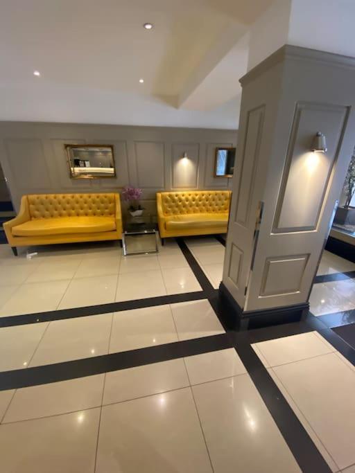 Apartment Stylish & Comfy Chelsea Haven Walk To Tube & Bus London