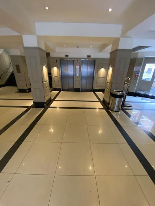 Stylish & Comfy Chelsea Haven Walk To Tube & Bus London