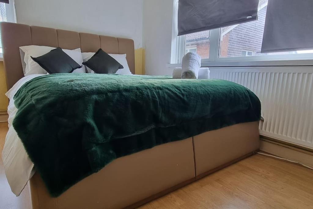 Entire Flat In Alexandra Palace Apartment