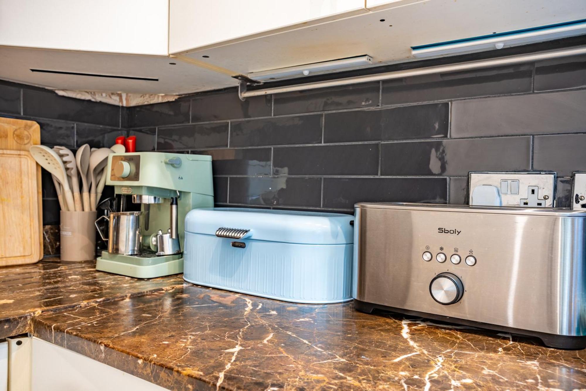 Top-quality Flat In Apartment *