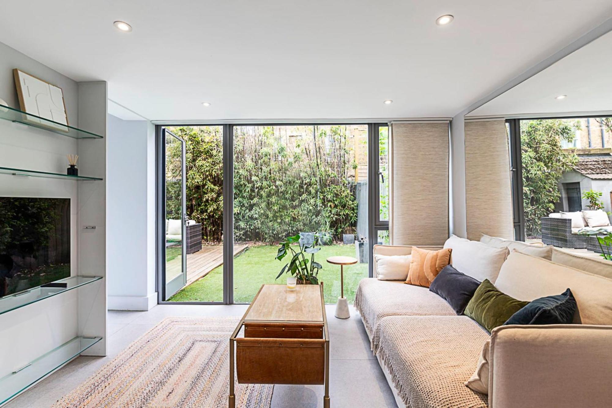 Renovated Historic & Garden In Enclave Holiday home *
