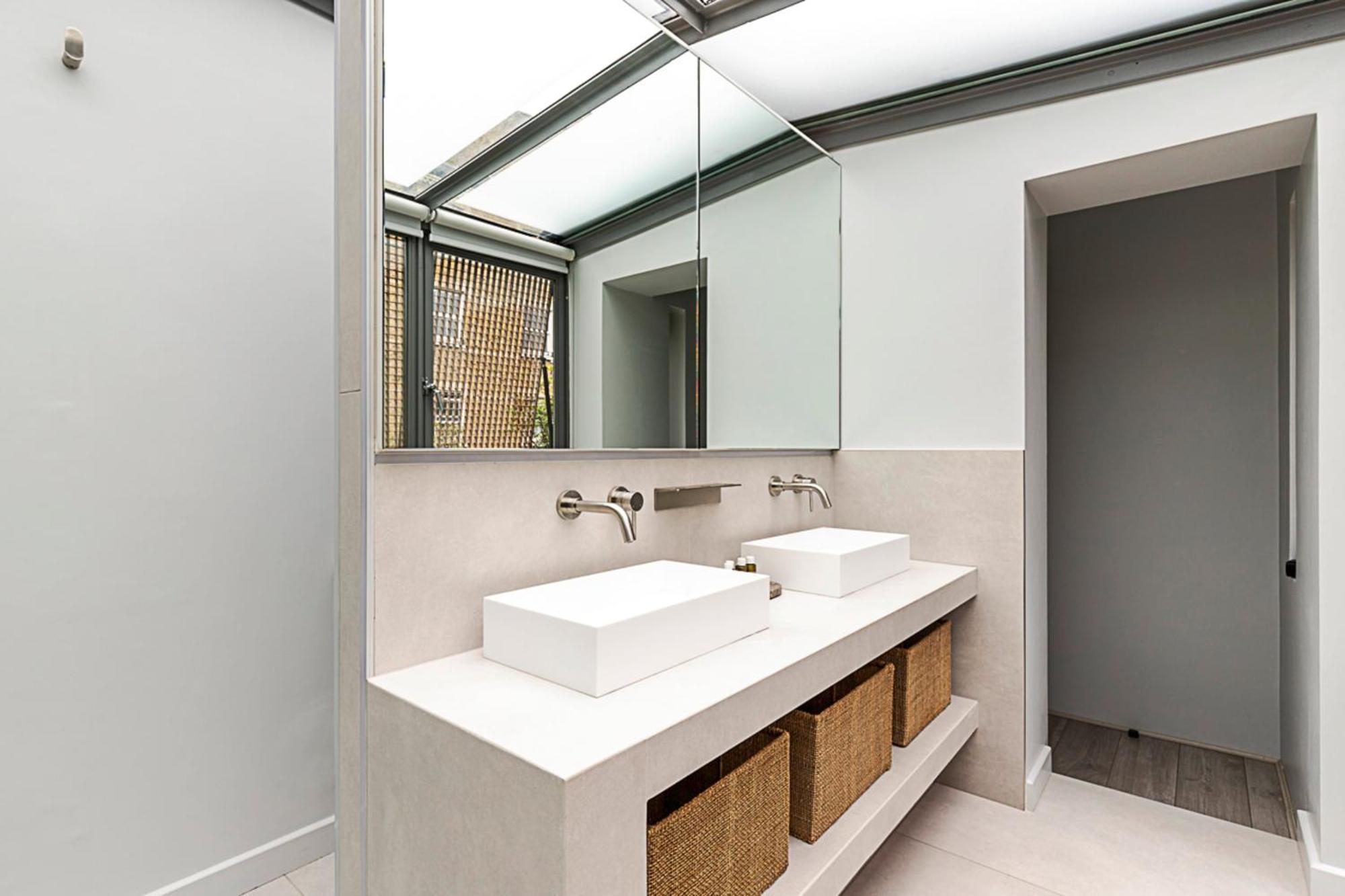 Renovated Historic & Garden In Enclave Holiday home London