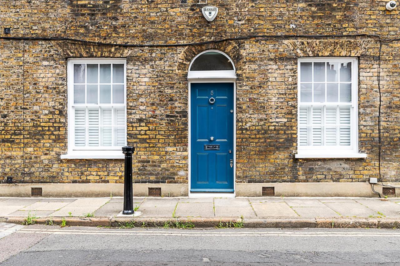 Renovated Historic & Garden In Enclave Holiday home London