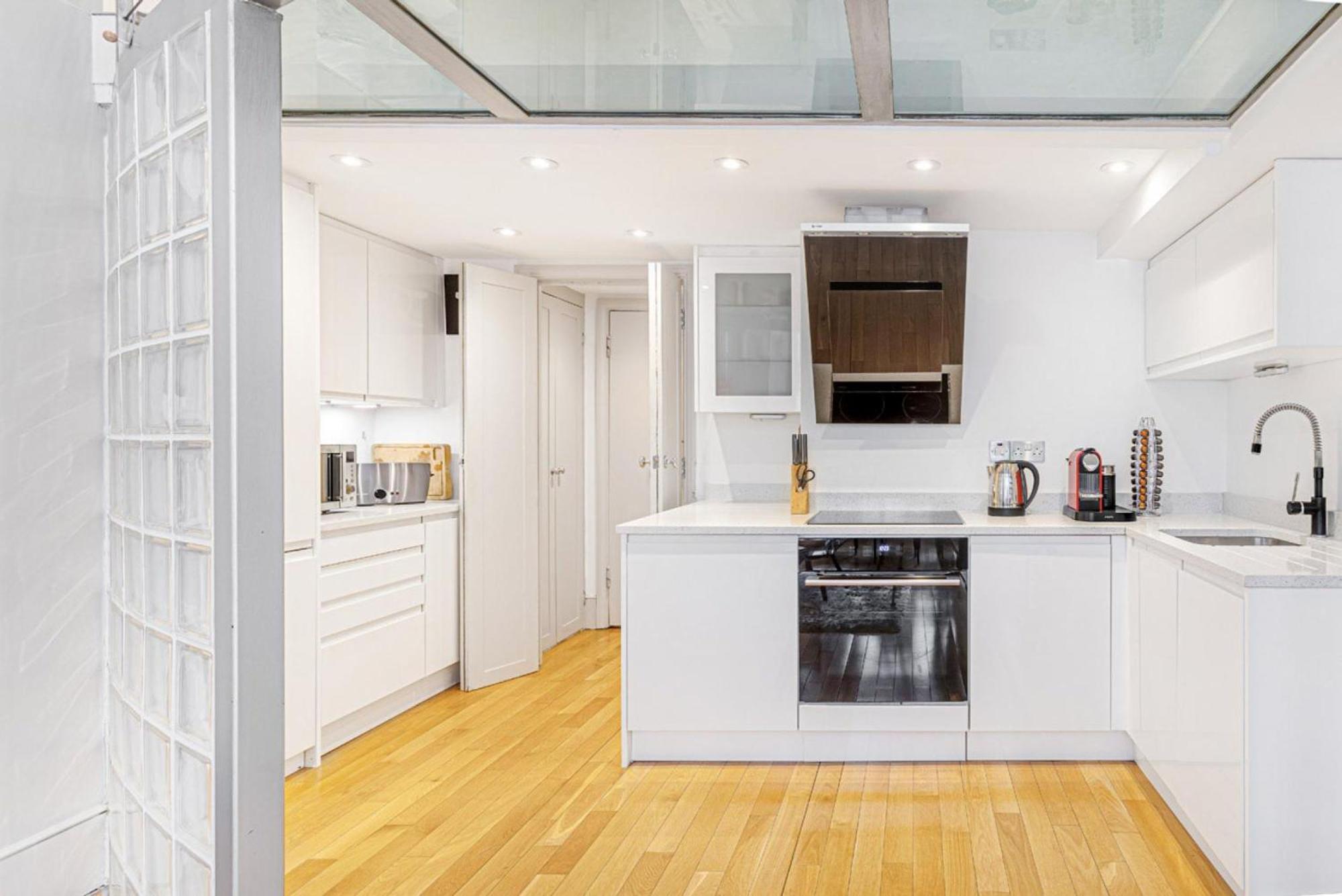 Boltons Court - 1 Bed London