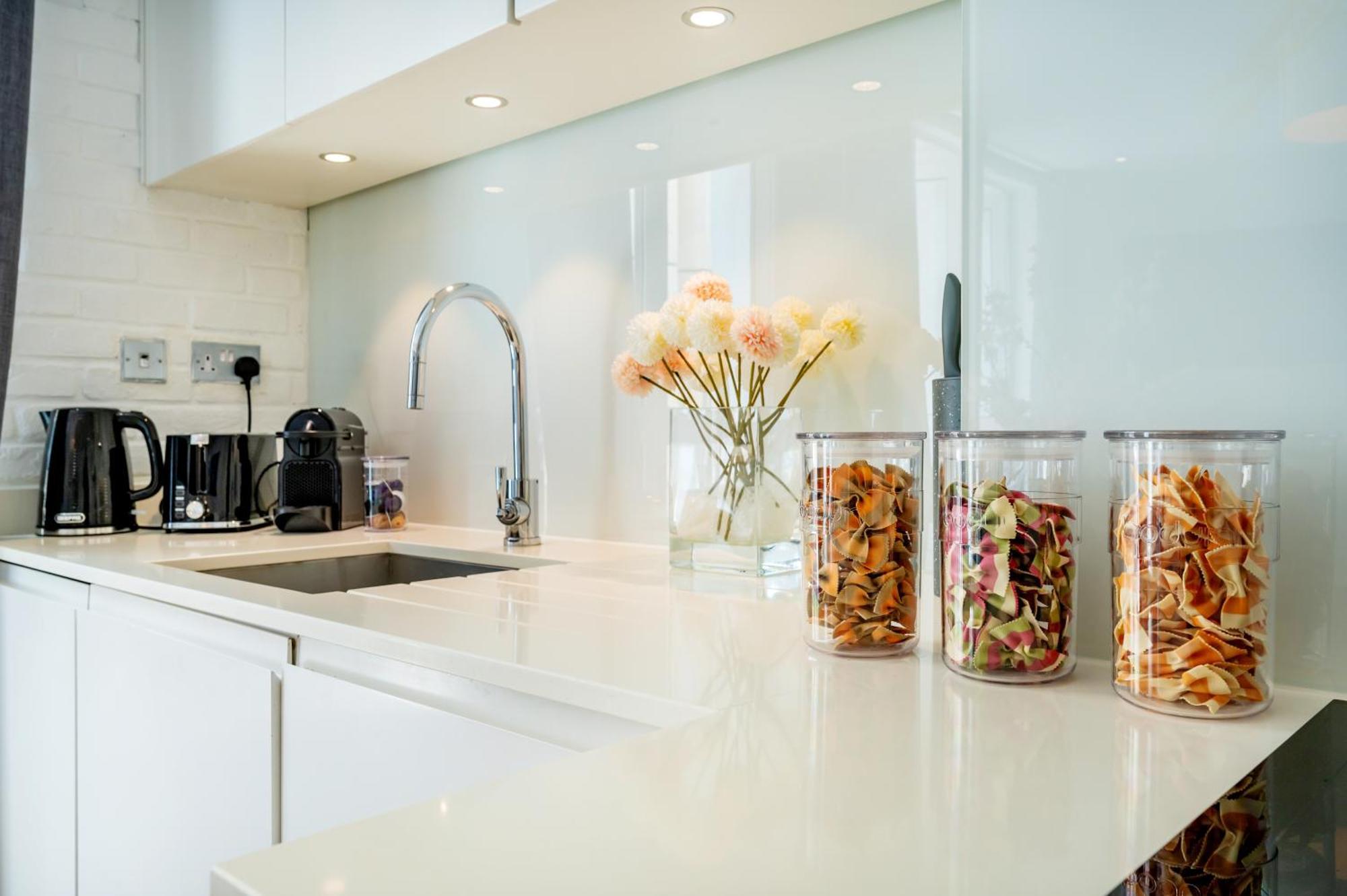Welcome - The Piazza Apartment *