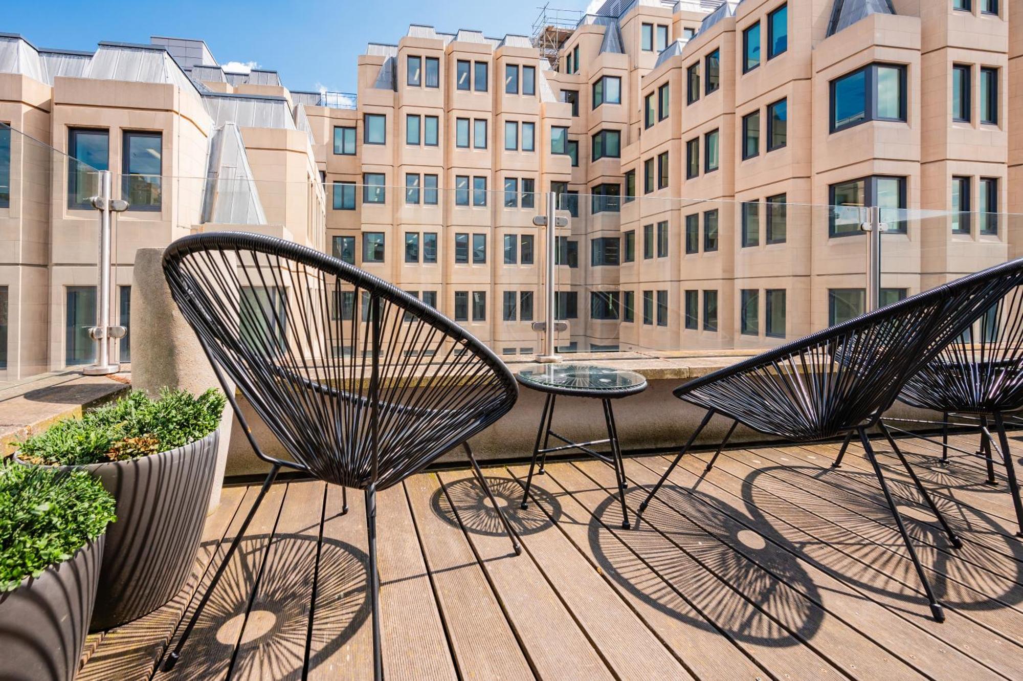 Welcome - The Piazza Apartment *