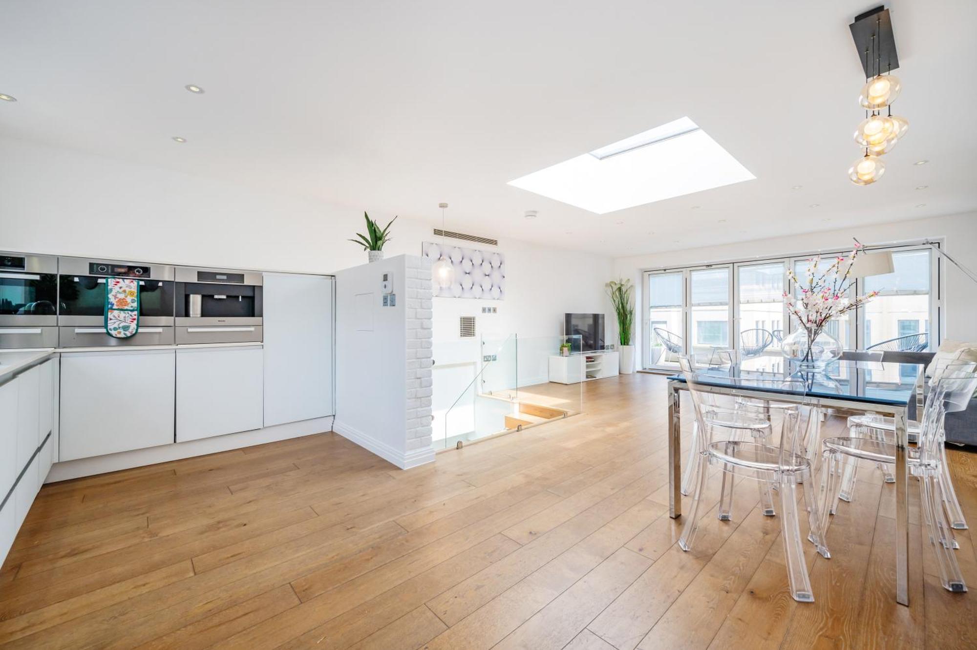 Welcome - The Piazza Apartment London