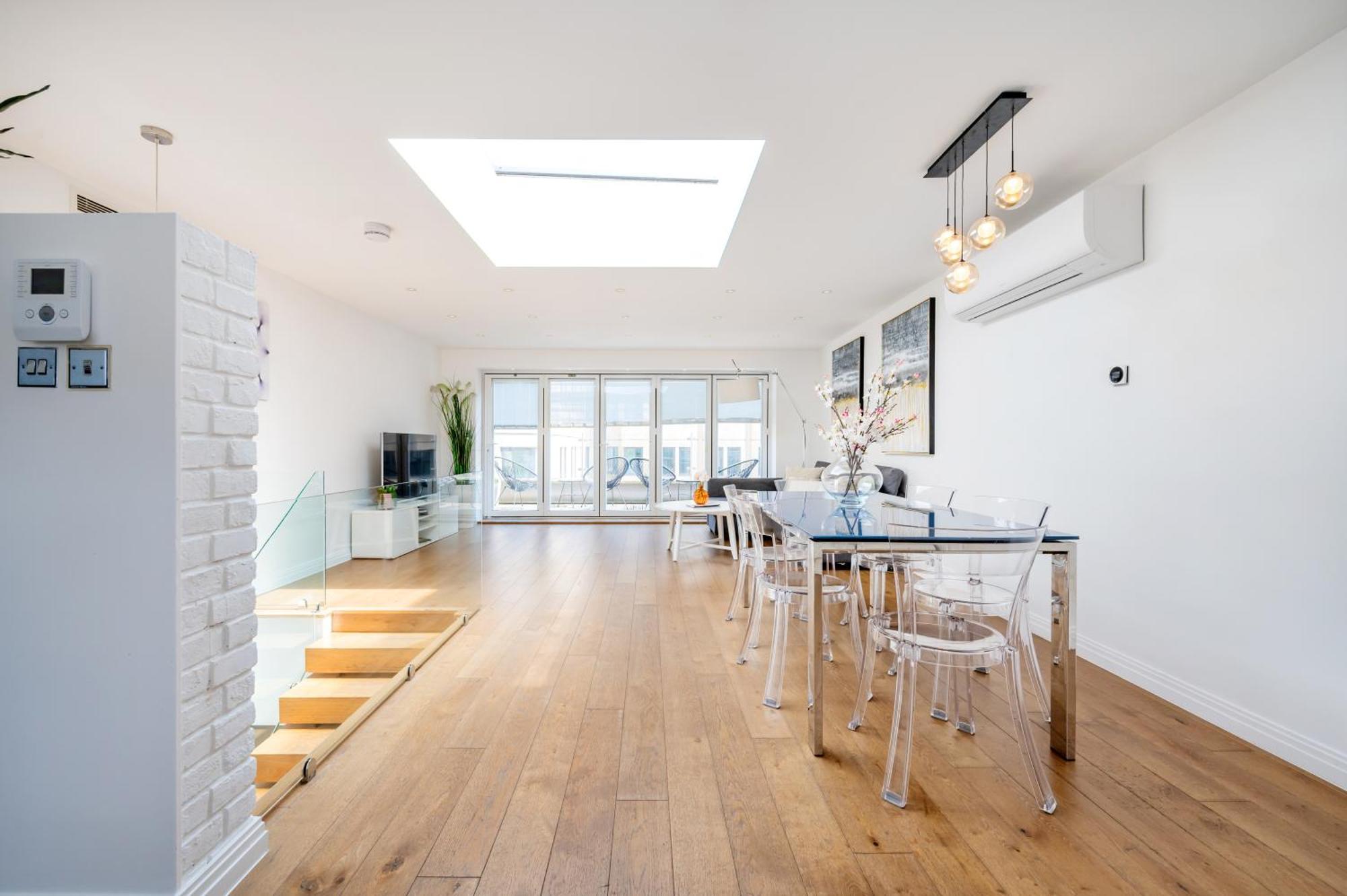 Welcome - The Piazza Apartment *