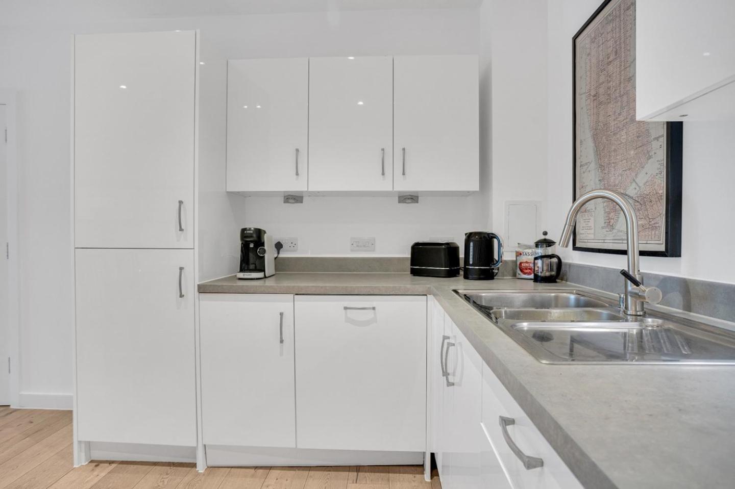 Apartment Modern 2-bed In Greenwich - Prime Location Near Cutty Sark & Excellent Transport Links *