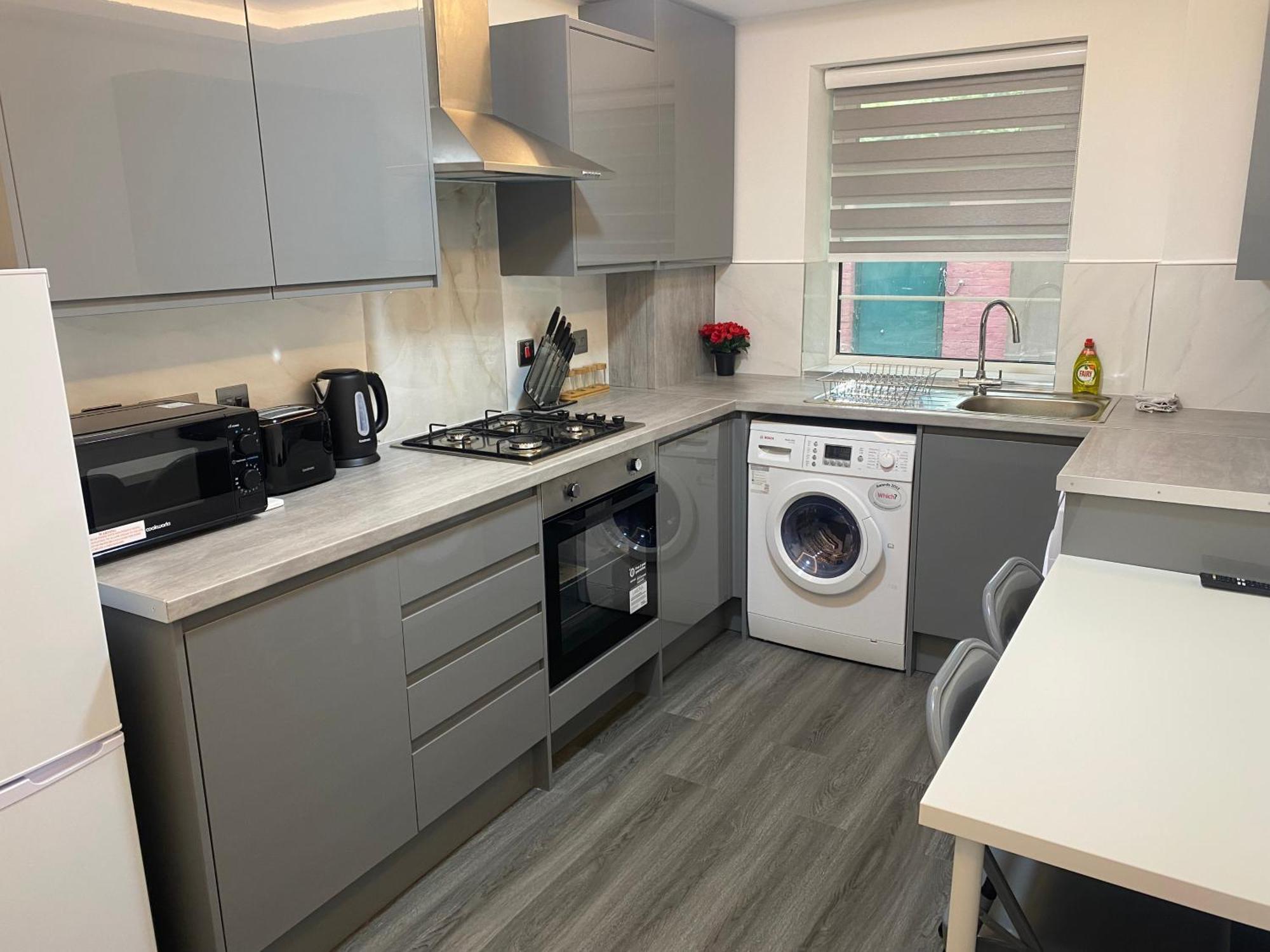 2 Bedroom Flat * Londres