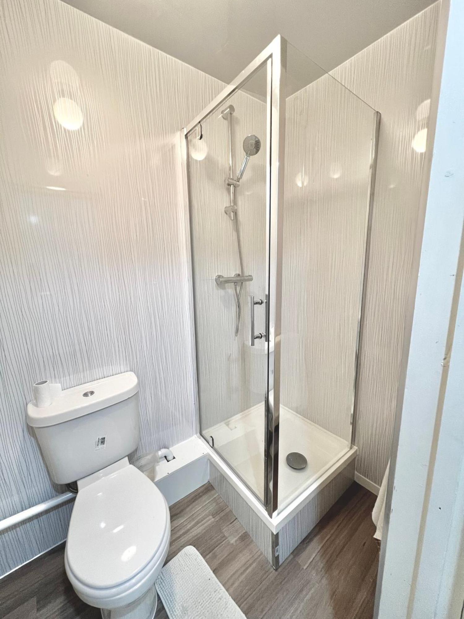 Appartement Complete Flat Netflix And Fast Wifi Londen