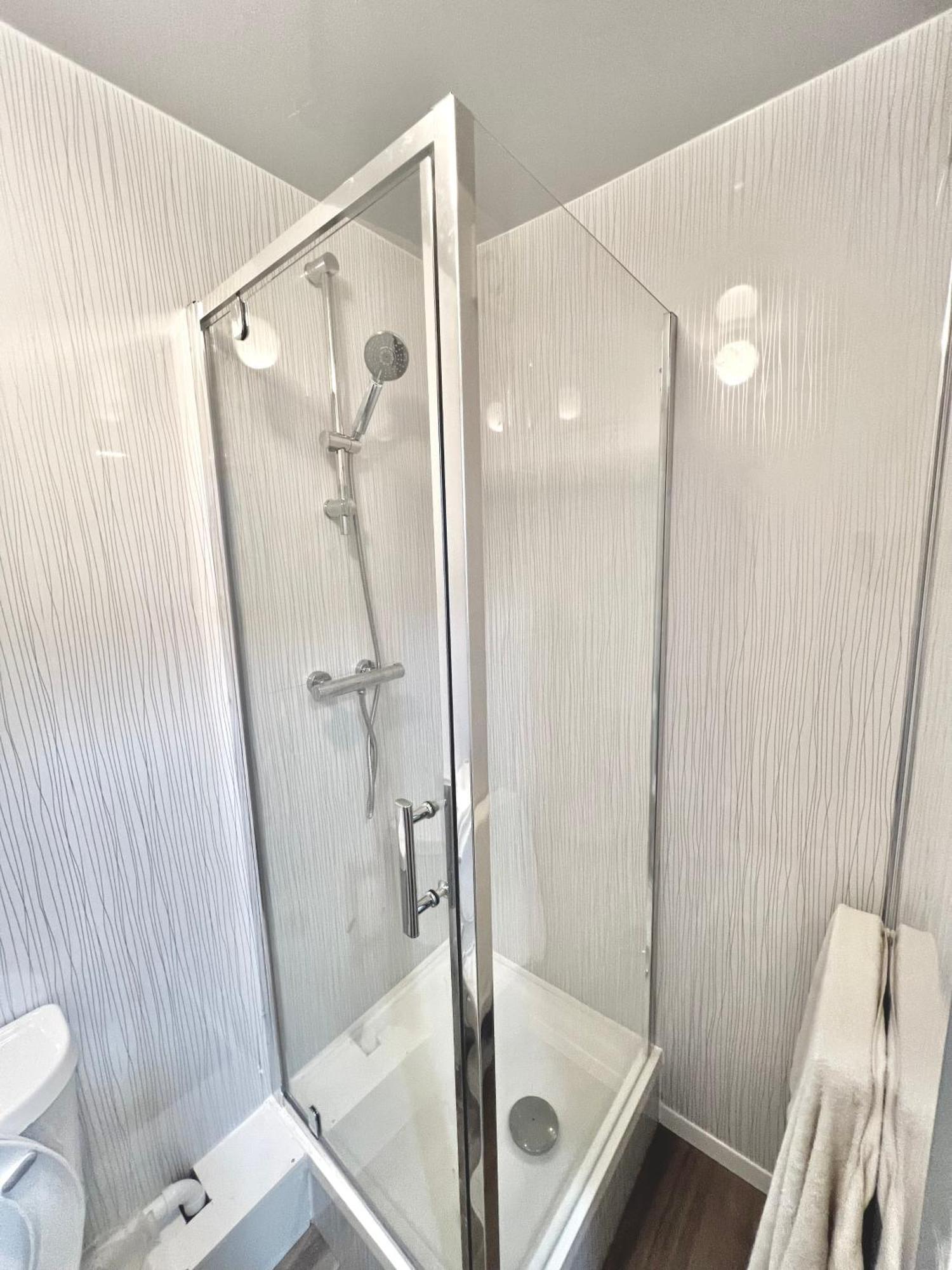 Complete Flat Netflix And Fast Wifi * Londen