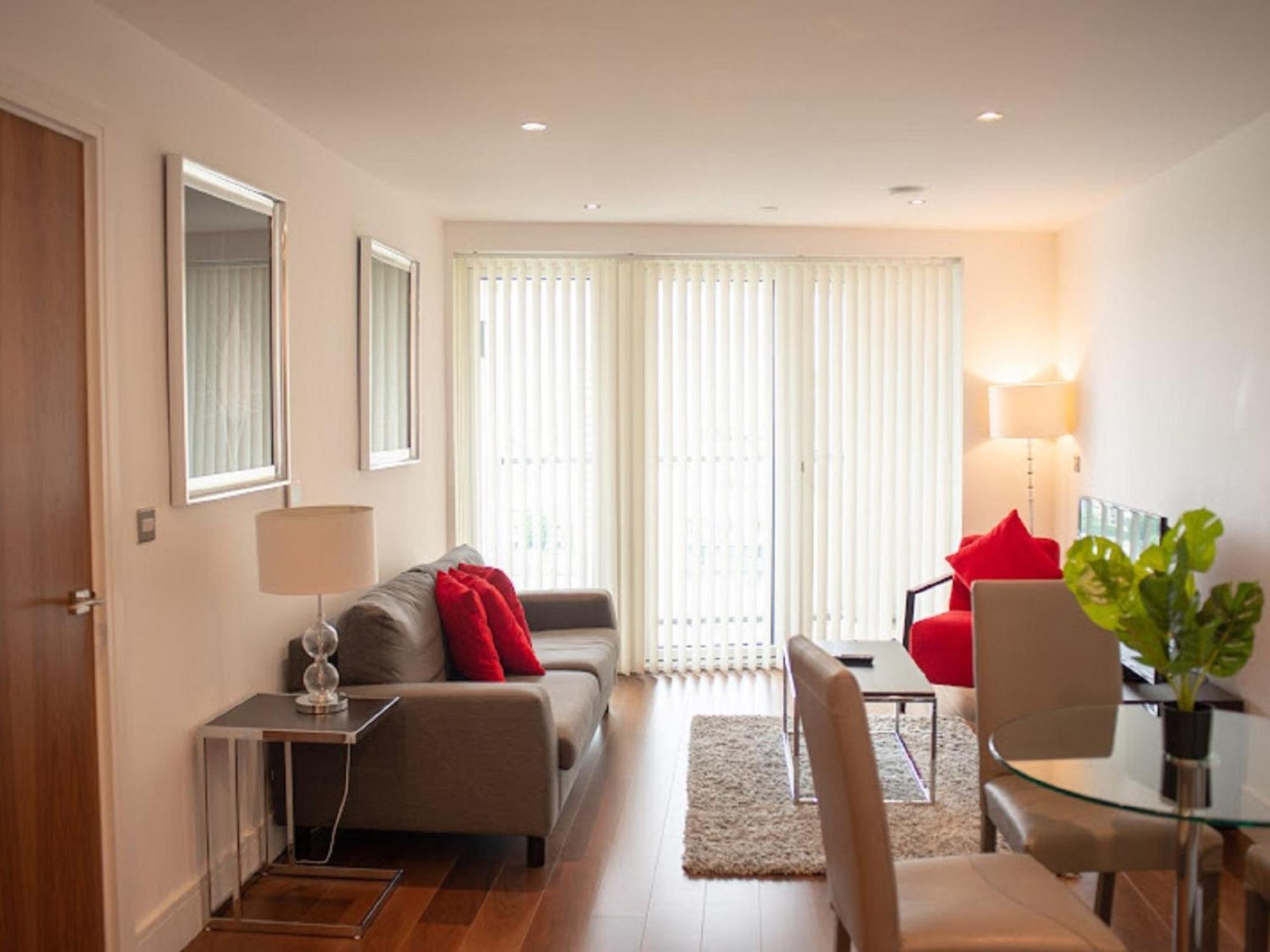Lincoln Plaza By Interhome * London