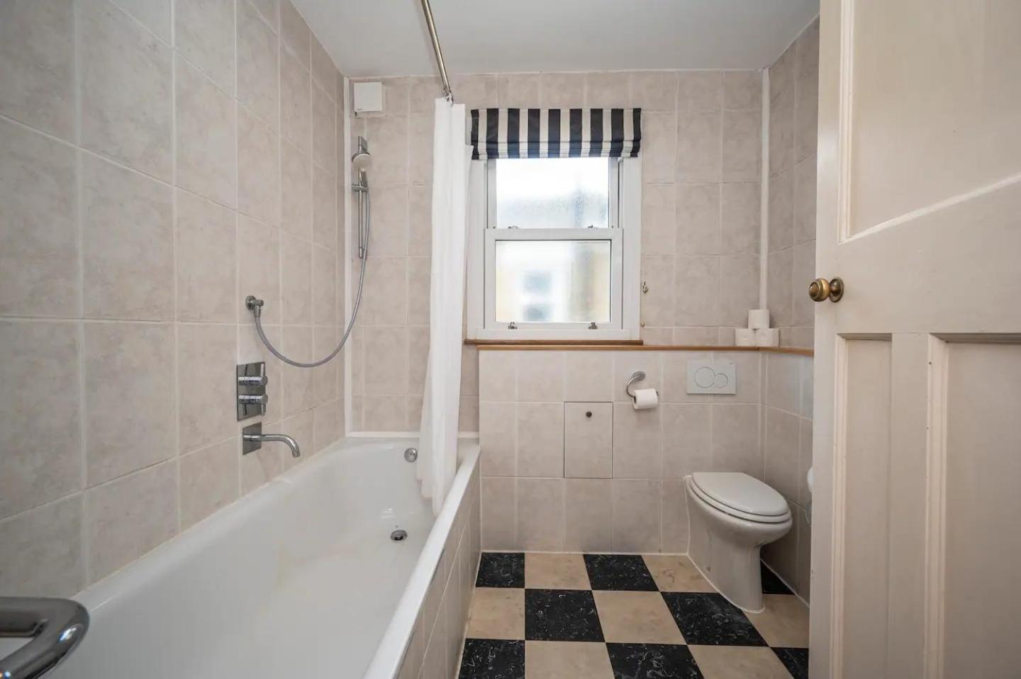 Holiday home Pass The Keys Large Period House With Garden Near Peckham London