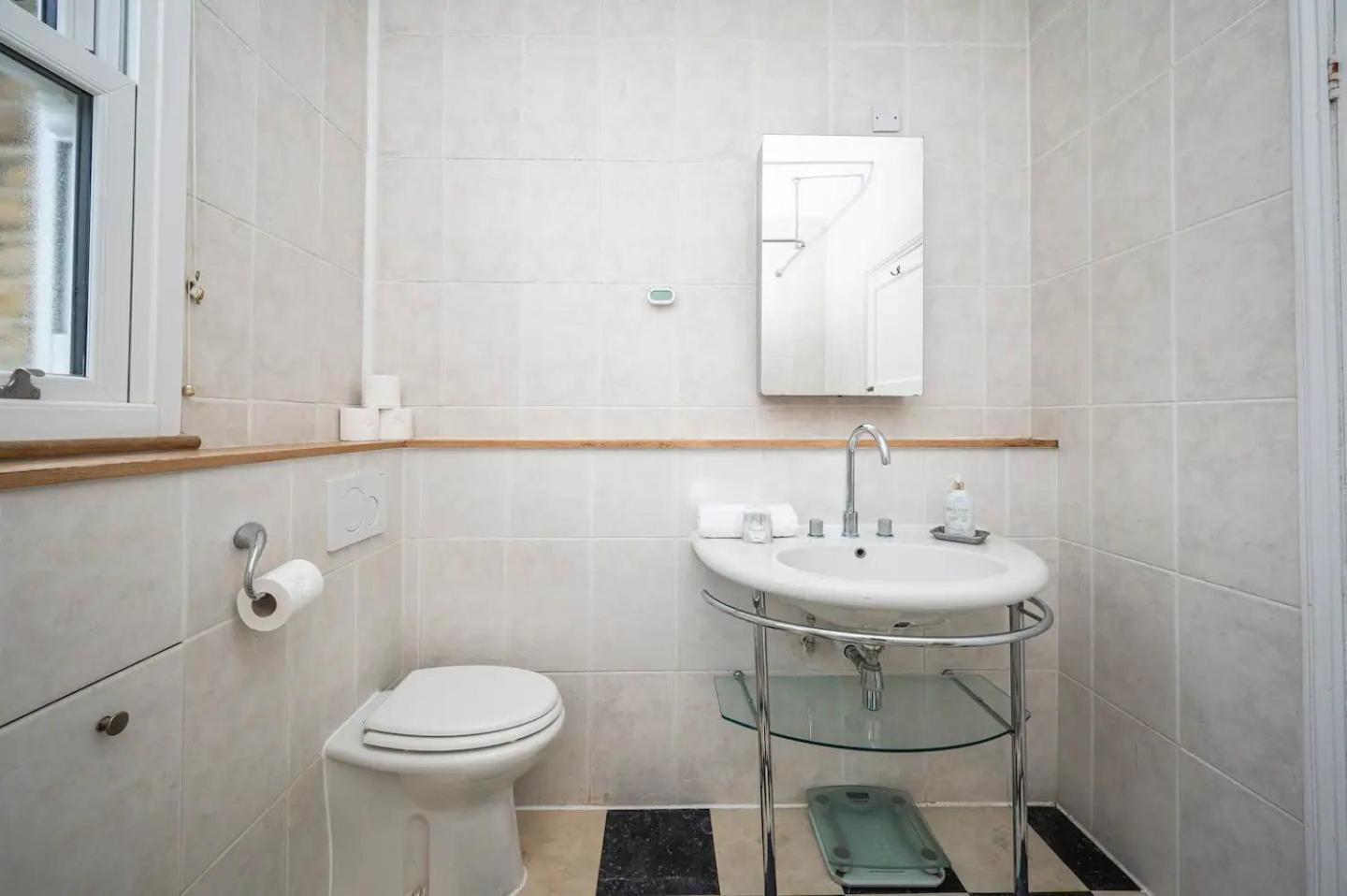 Pass The Keys Large Period House With Garden Near Peckham London