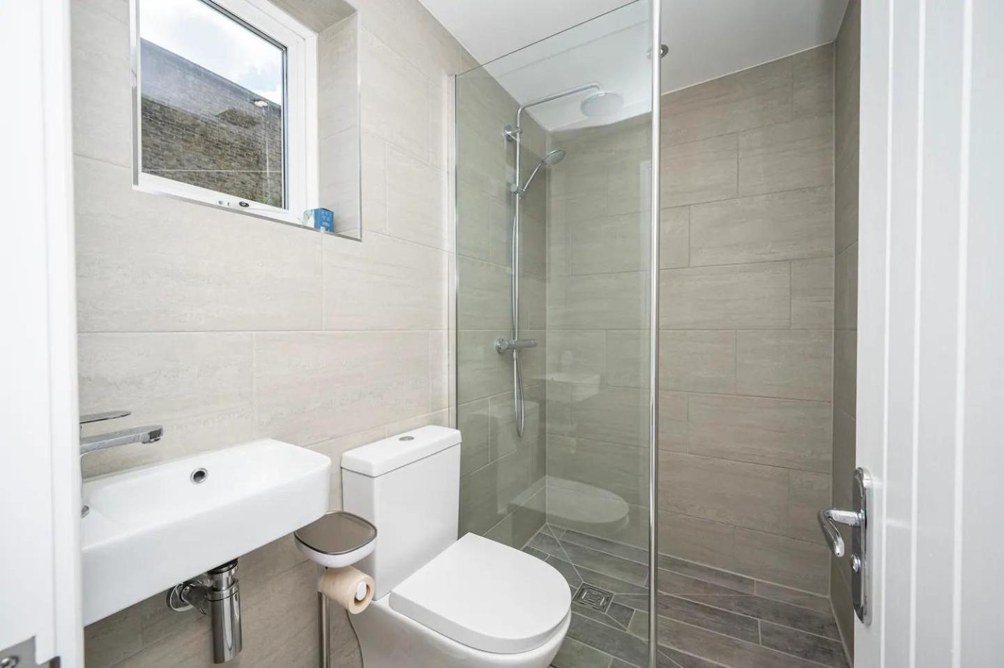 Pass The Keys Large Period House With Garden Near Peckham * London