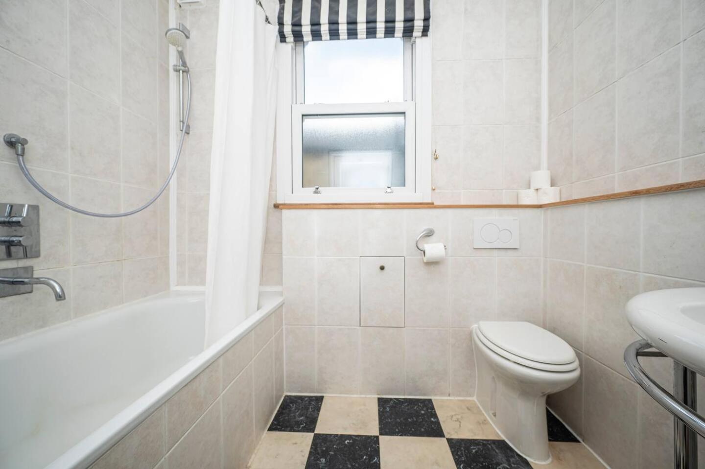 Holiday home Pass The Keys Large Period House With Garden Near Peckham