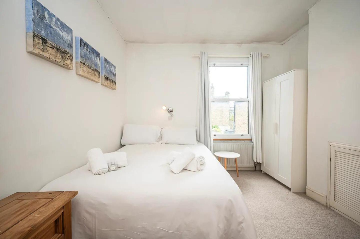Pass The Keys Large Period House With Garden Near Peckham * London