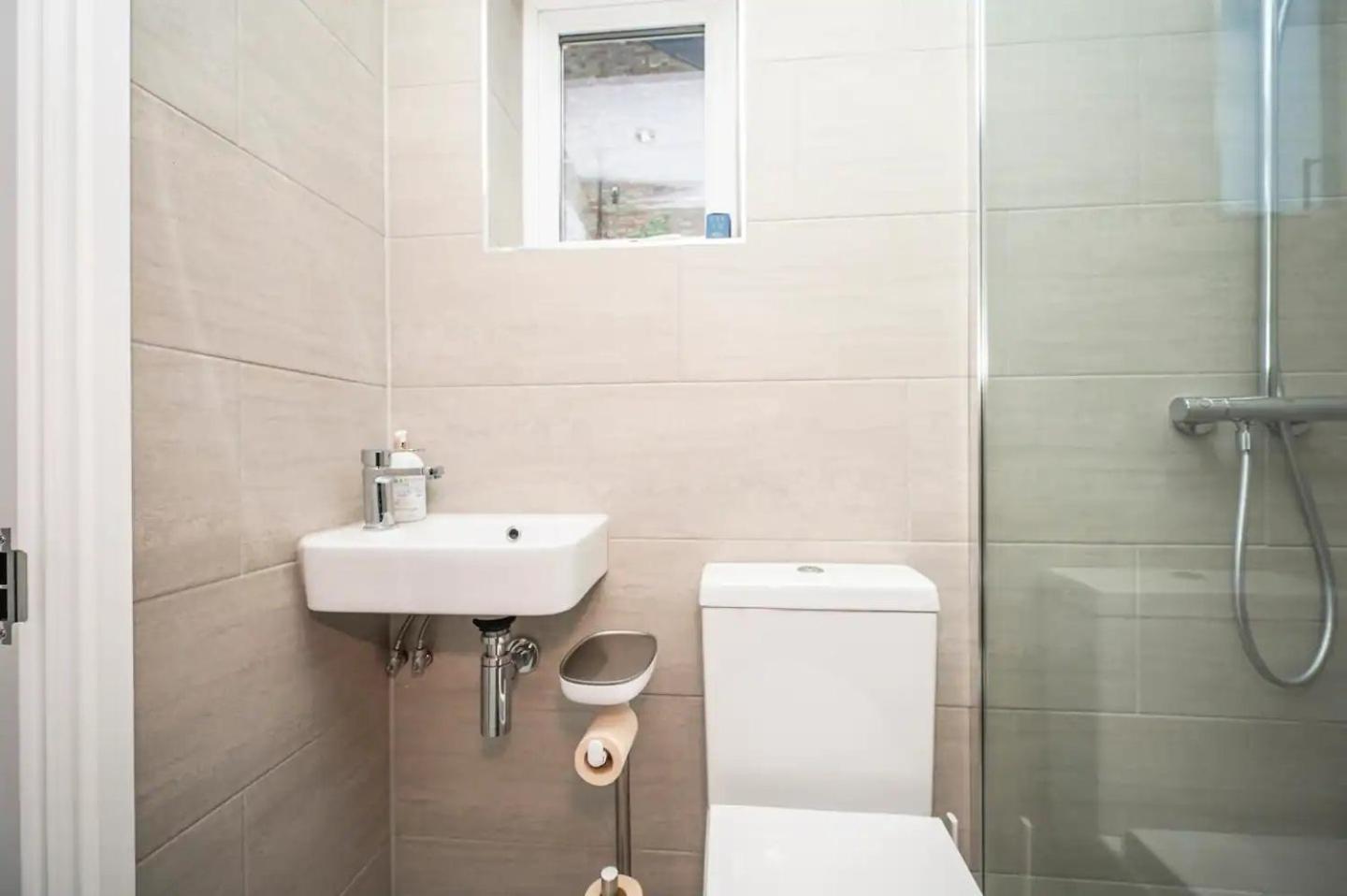 Pass The Keys Large Period House With Garden Near Peckham London