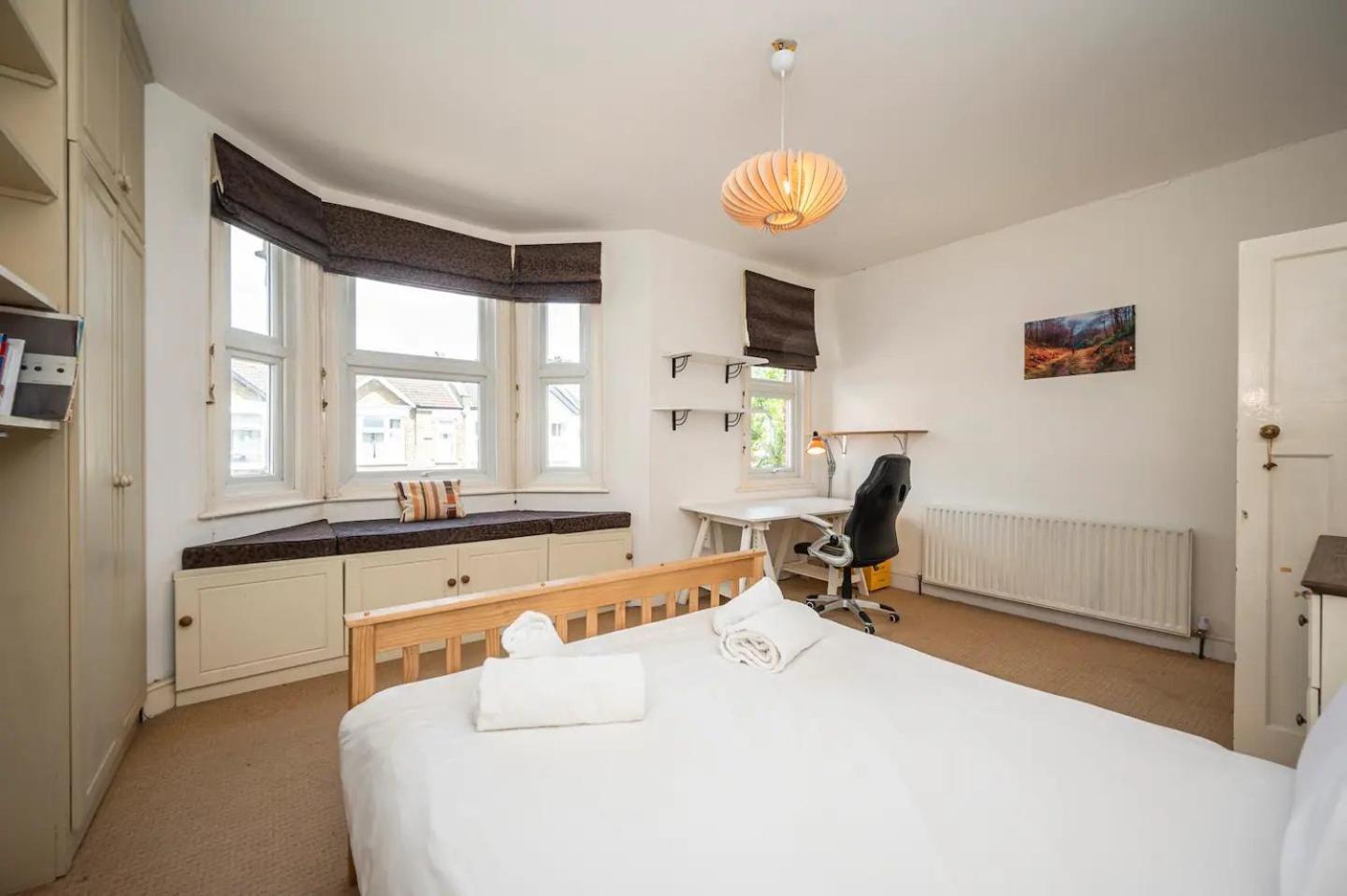 Holiday home Pass The Keys Large Period House With Garden Near Peckham *