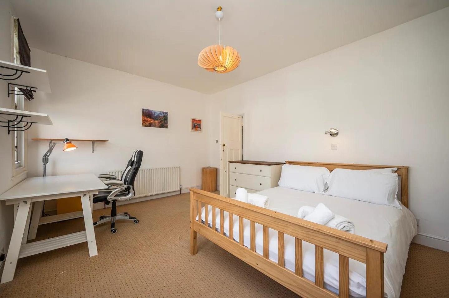 Holiday home Pass The Keys Large Period House With Garden Near Peckham London