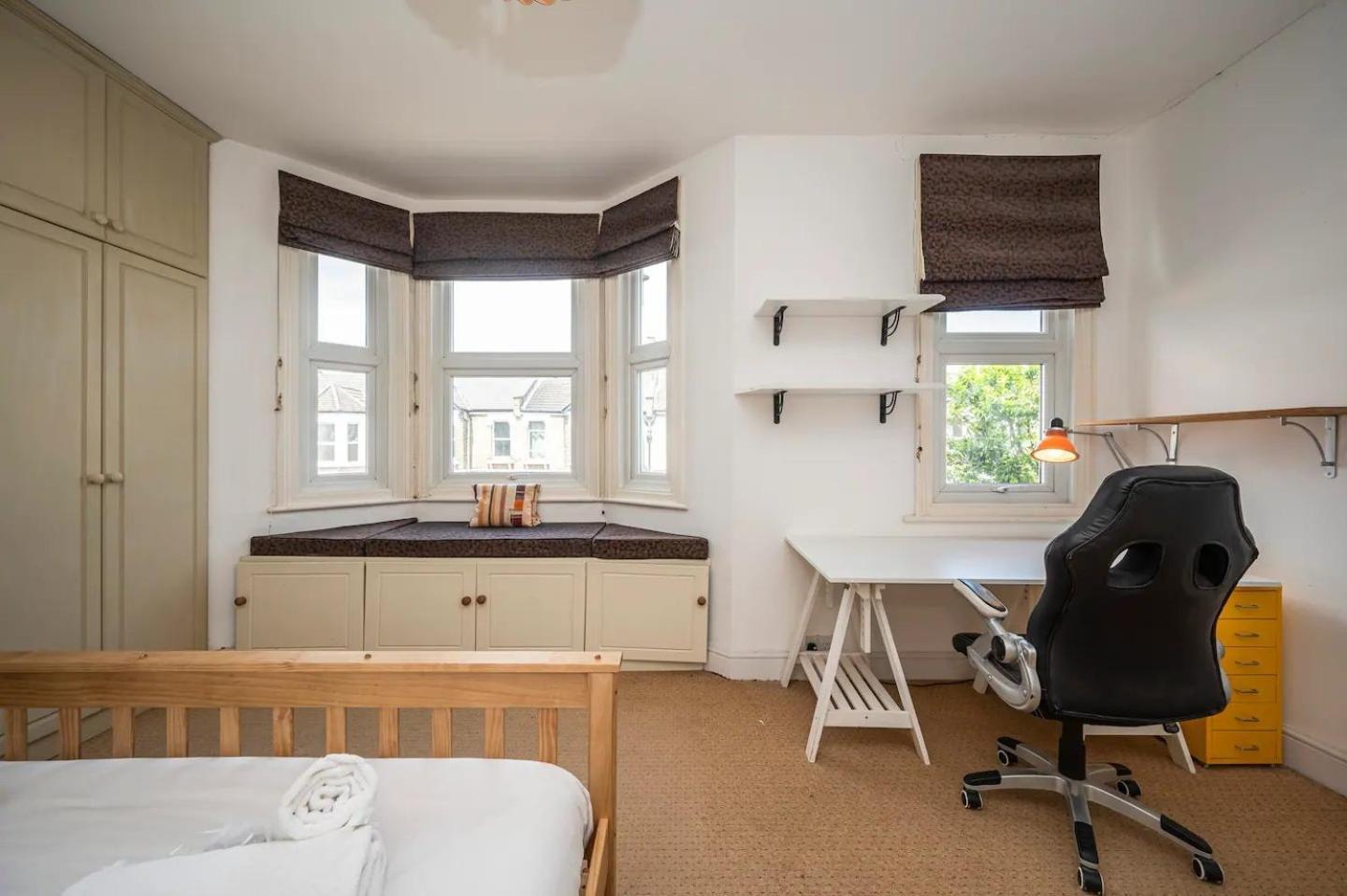 Holiday home Pass The Keys Large Period House With Garden Near Peckham *