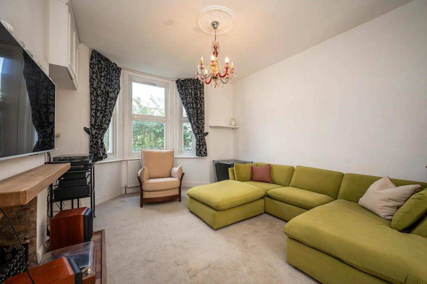 Pass The Keys Large Period House With Garden Near Peckham * London