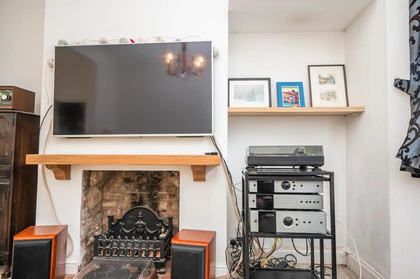 Pass The Keys Large Period House With Garden Near Peckham London