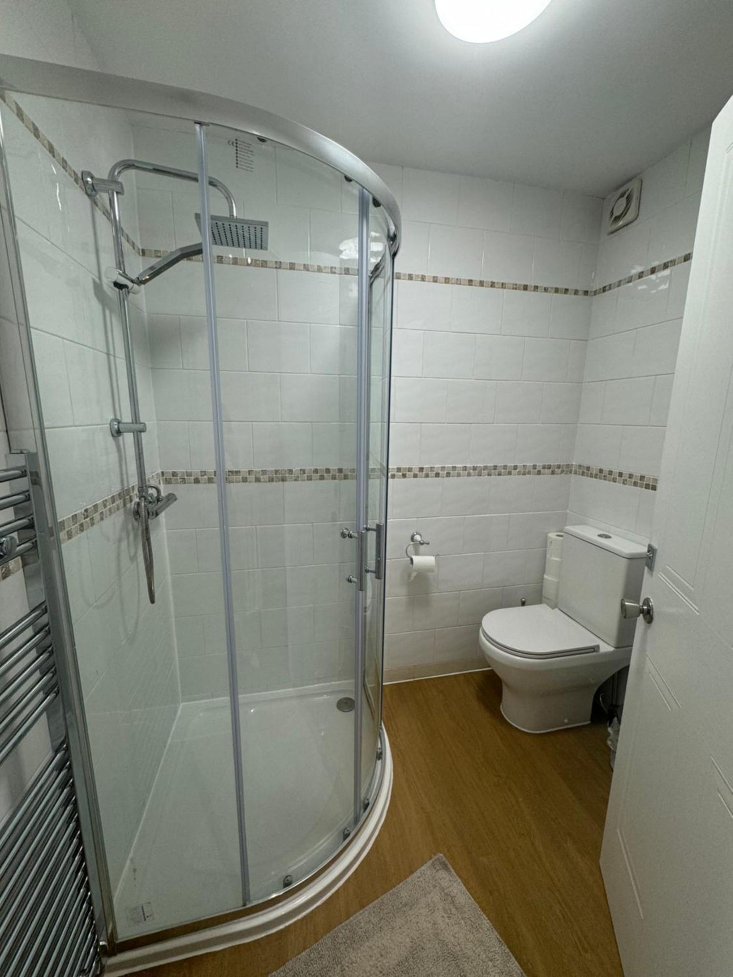 Apartment Beckton With Free Parking London