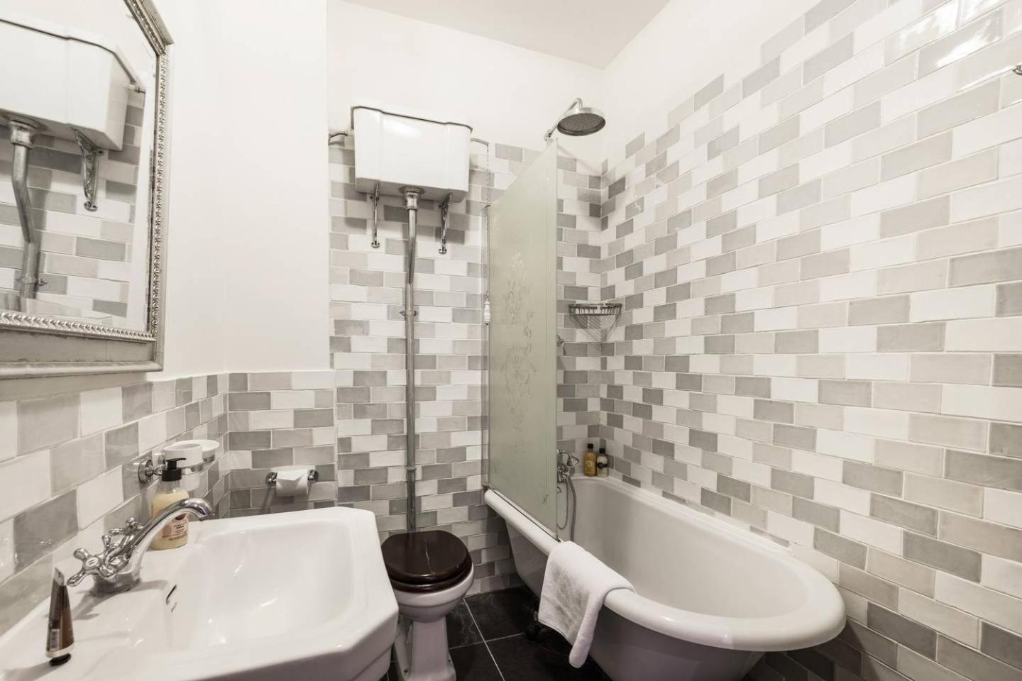 Elegant Airy 2 Bedroom Flat In Paddington Appartement Londen