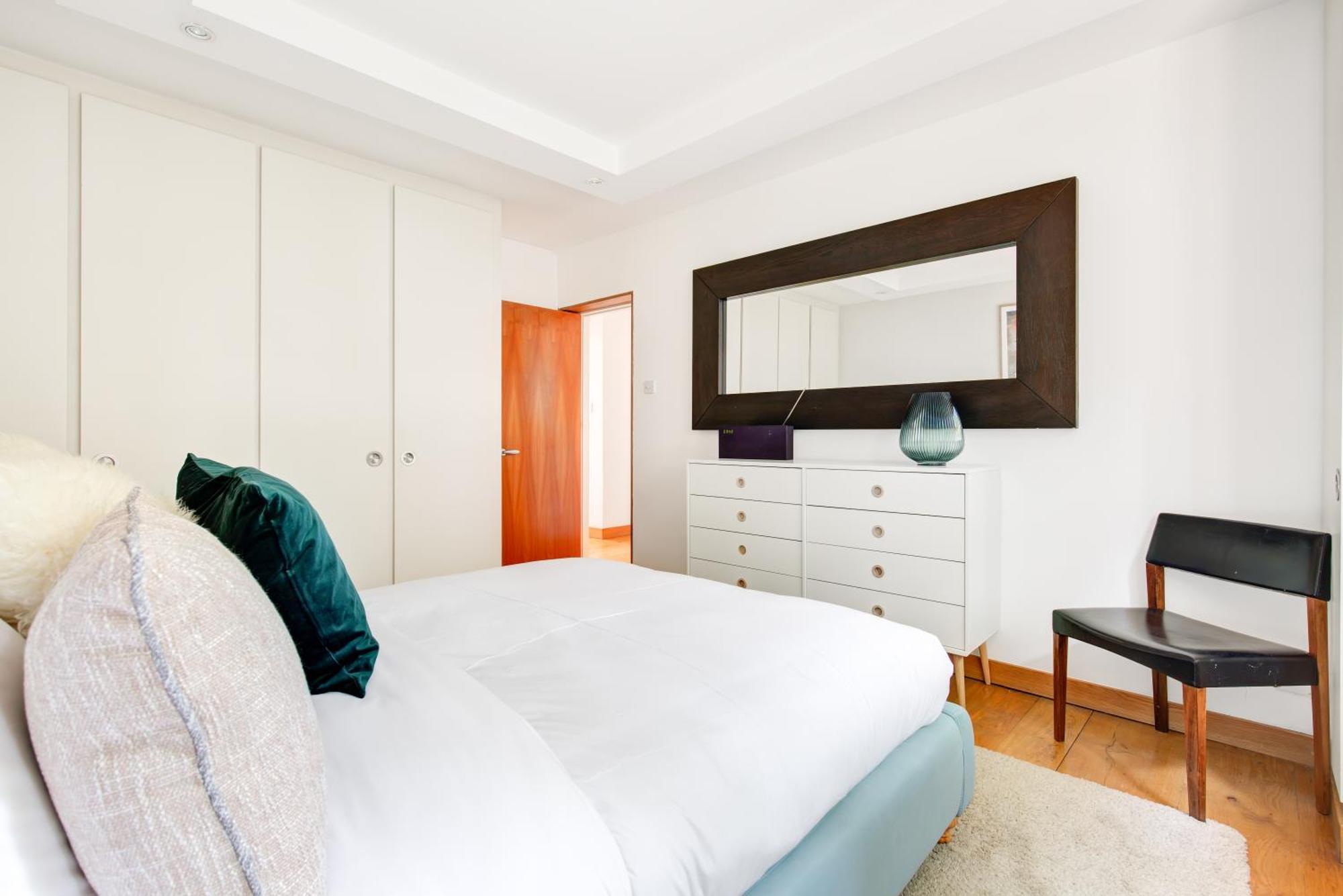 Modern Notting Hill 2 Bedroom Near Royal Oak Tube * London