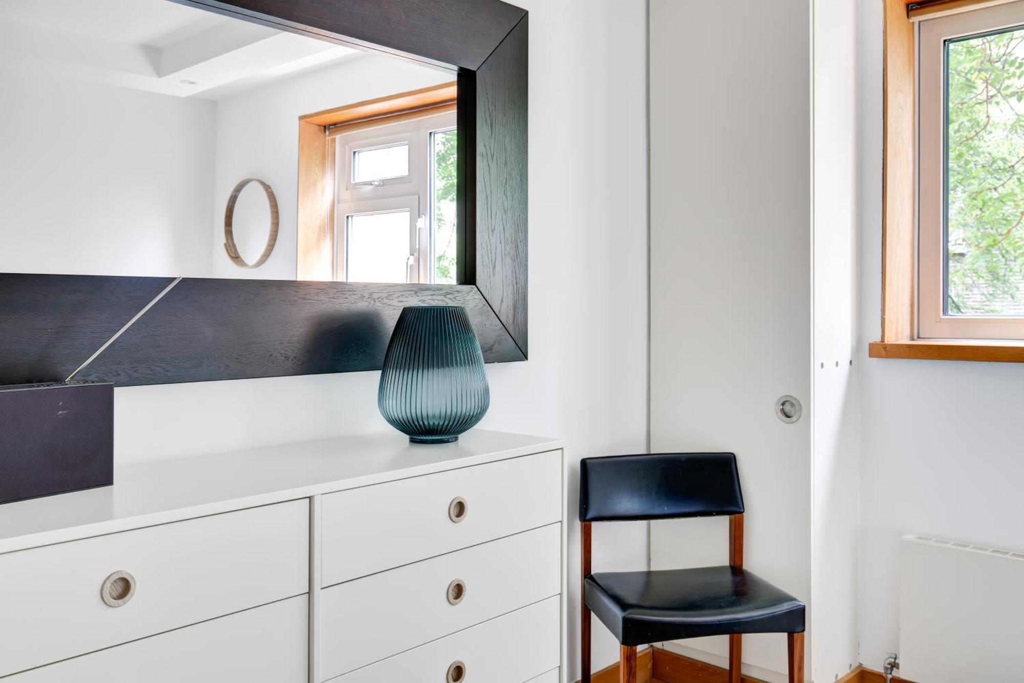 Modern Notting Hill 2 Bedroom Near Royal Oak Tube London